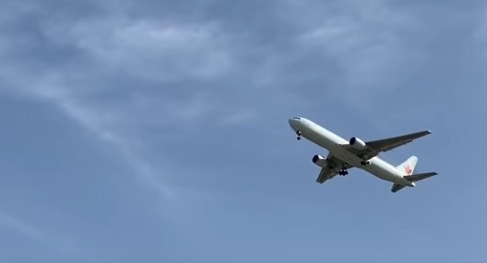 Ein Toter und 30 Verletzte auf Flug mit Boeing-777 nach Singapur