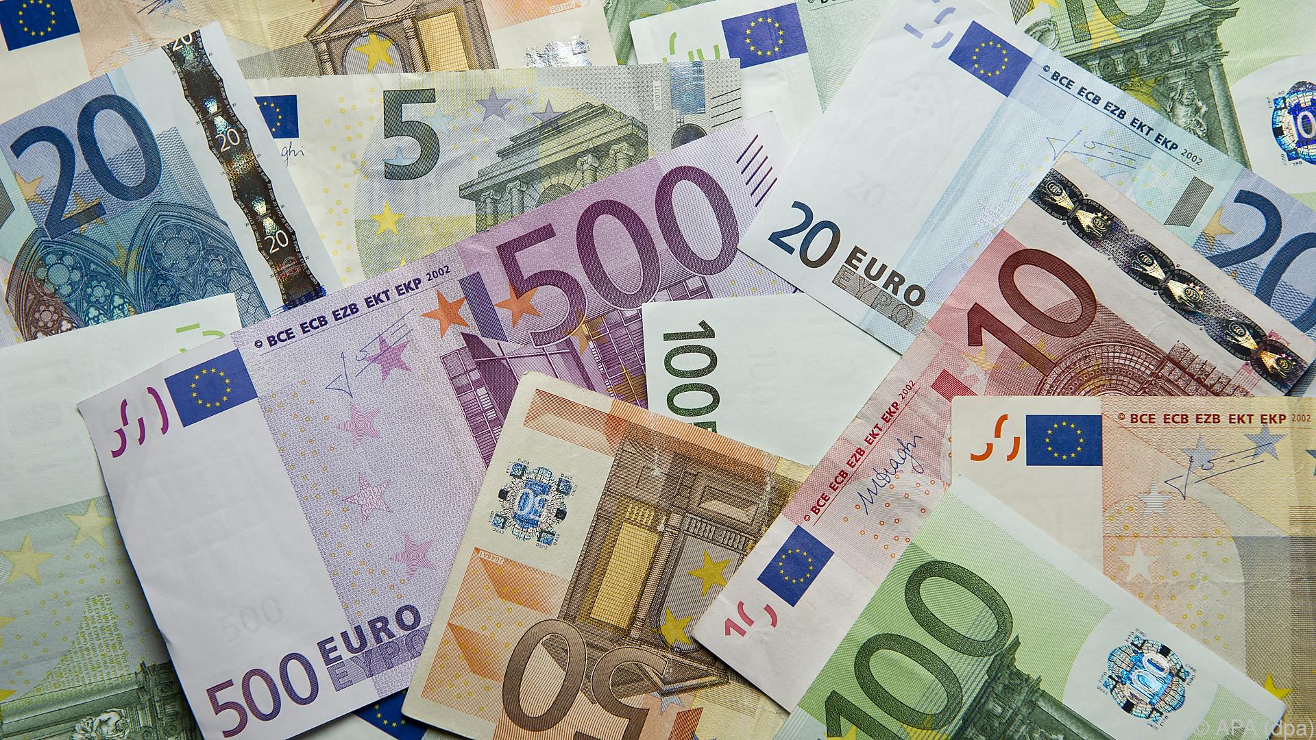 Деньги Евросоюза. Банкноты стран ЕС. Как выглядит 500 евро. Деньги Евросоюза по странам.