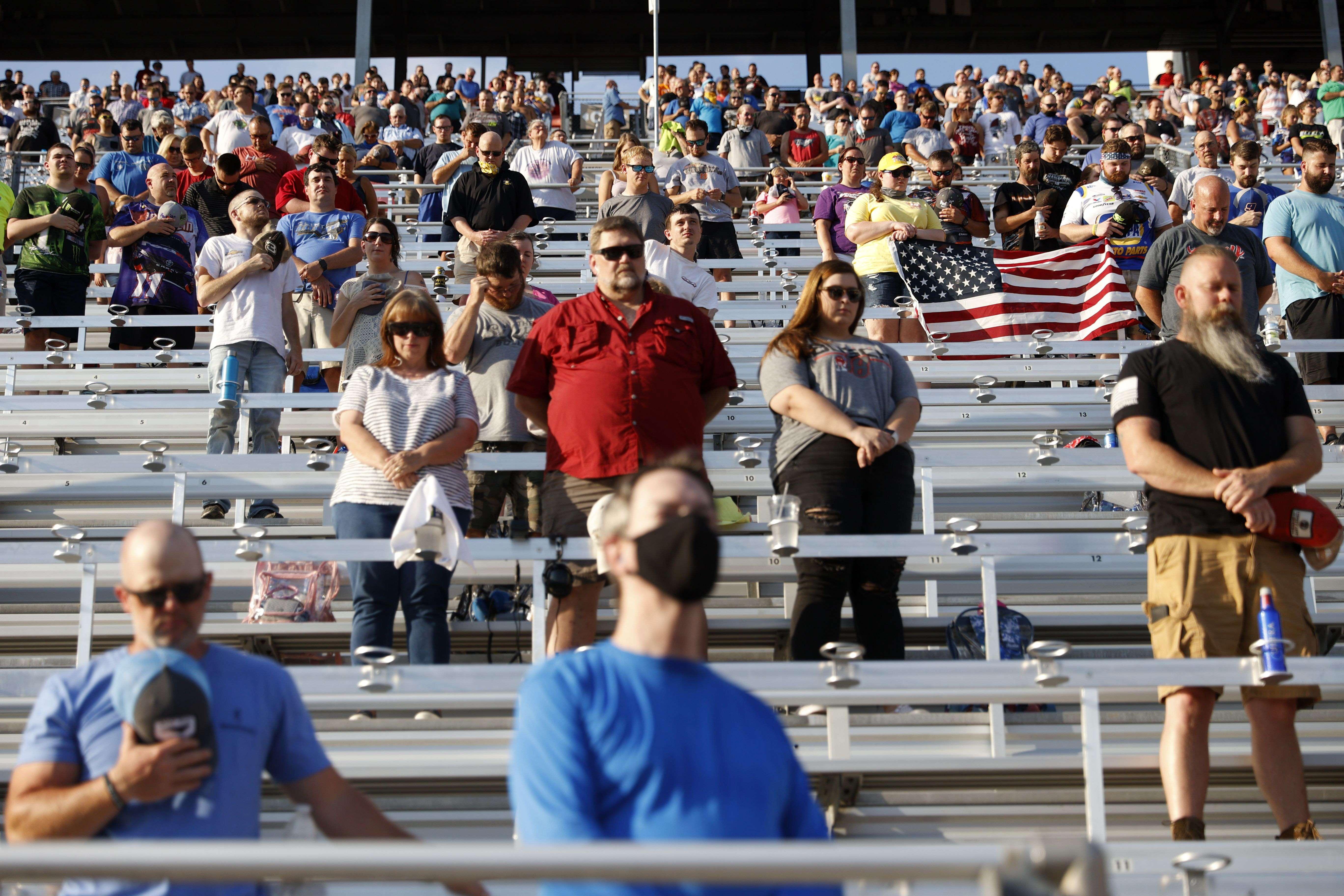 Trotz Corona: 20.000 Zuschauer bei Nascar-Rennen in den USA