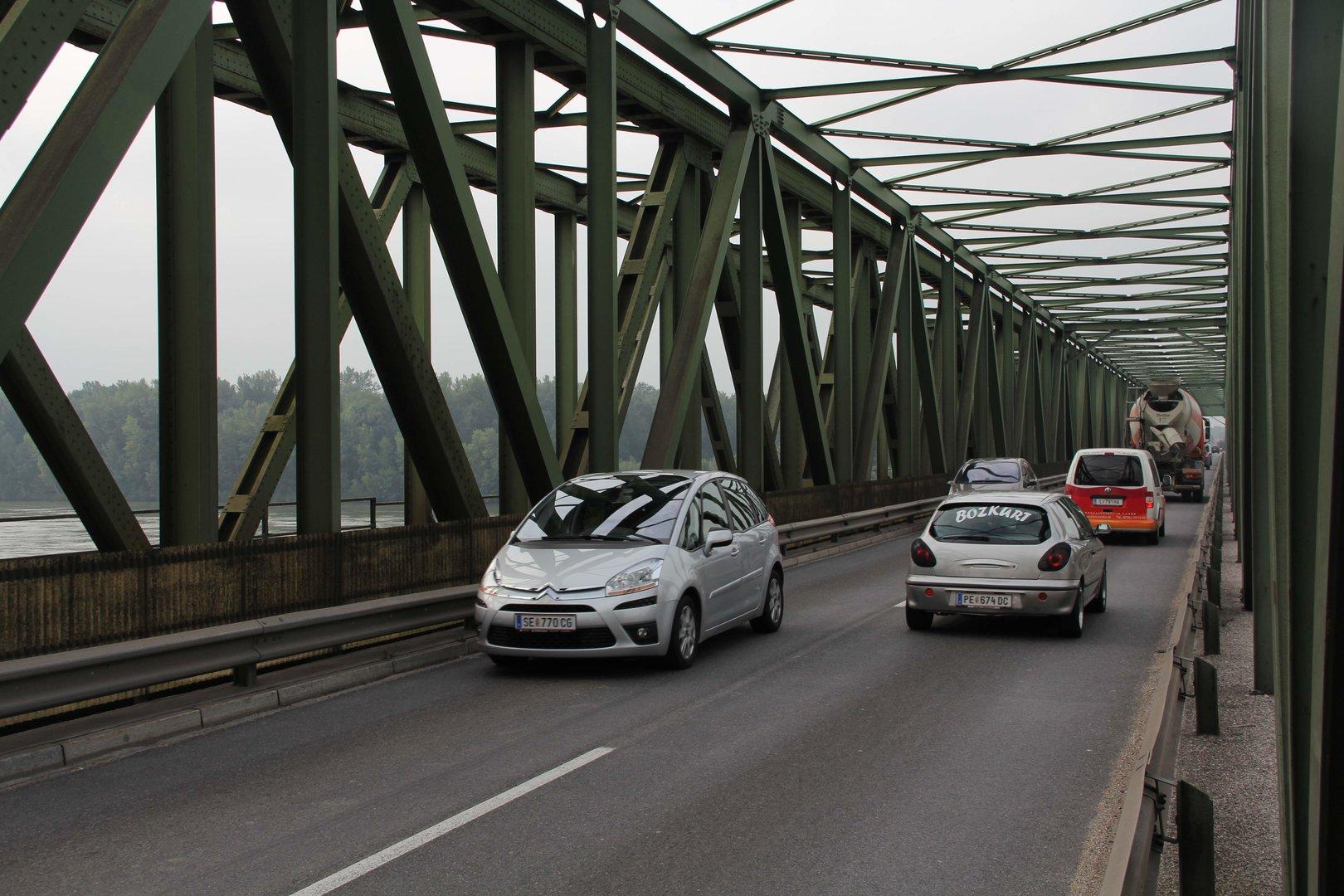 Donaubrücke wird zu Wahlkampfthema im Landtag