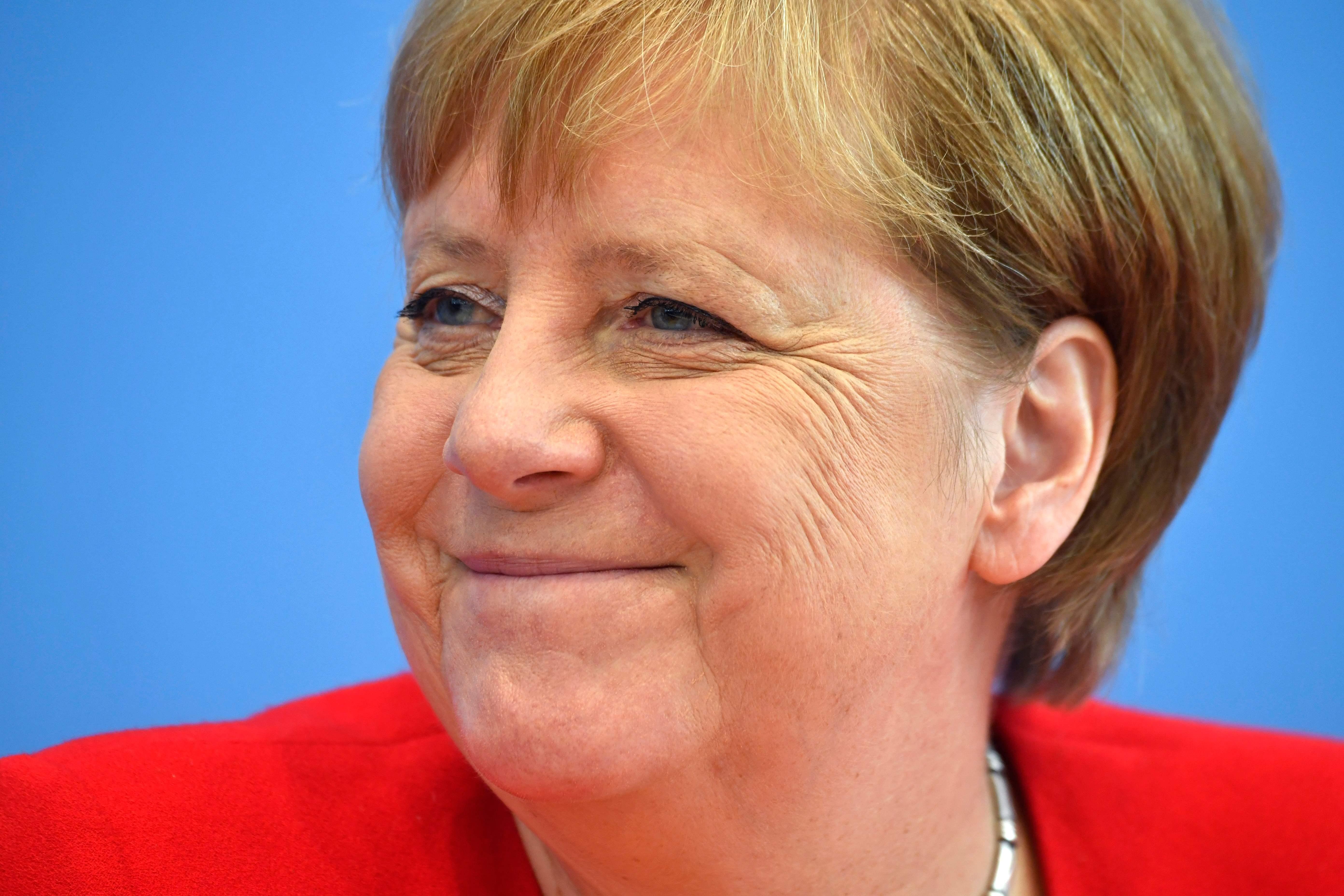 Merkel verordnet deutschen Unternehmen Frauen im Vorstand