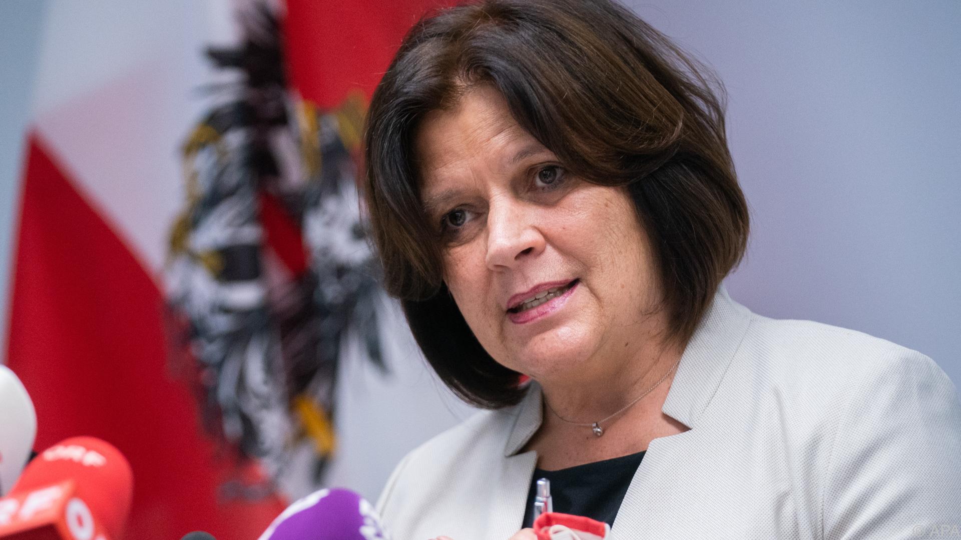 AK-Chefin Renate Anderl fordert finanzielle Unterstützung AK-Chefin Renate Anderl fordert finanzielle Unterstützung