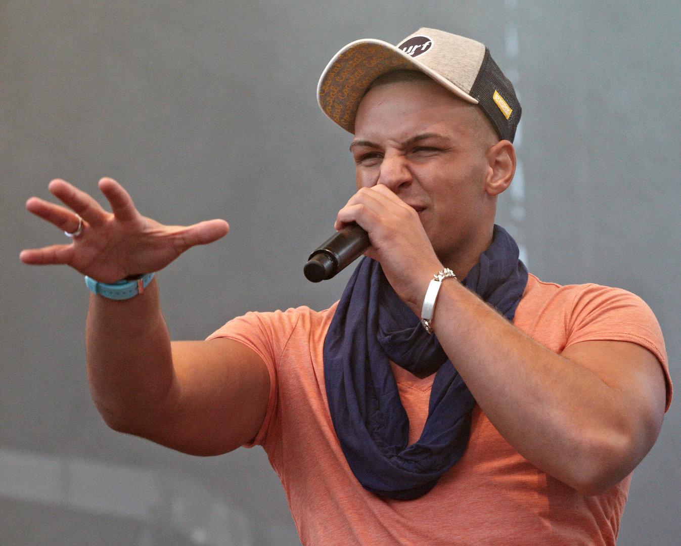 Pietro Lombardi se je po ločitvi preselil k Oliverju Pocherju