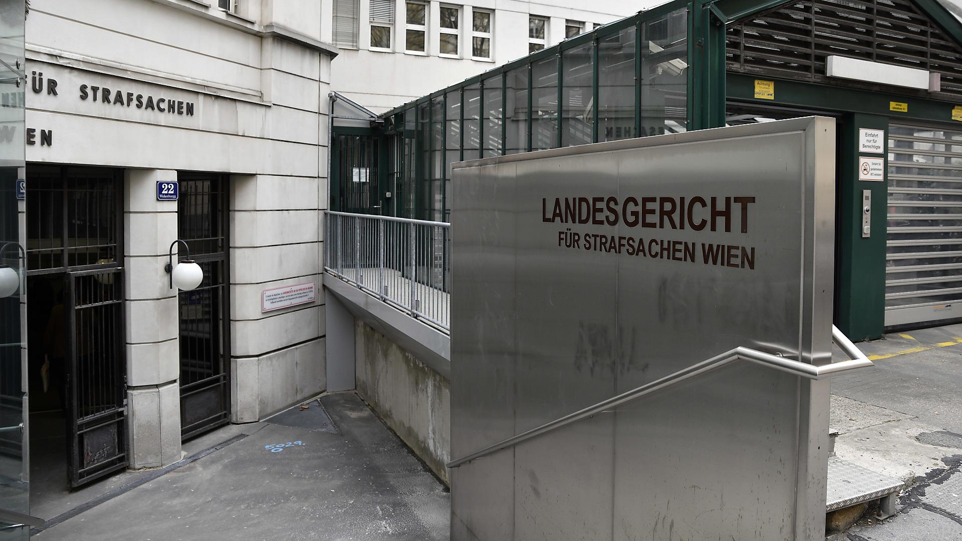 Nebenbuhler in Wien-Simmering den Hals aufgeschlitzt: 13 Jahre Haft