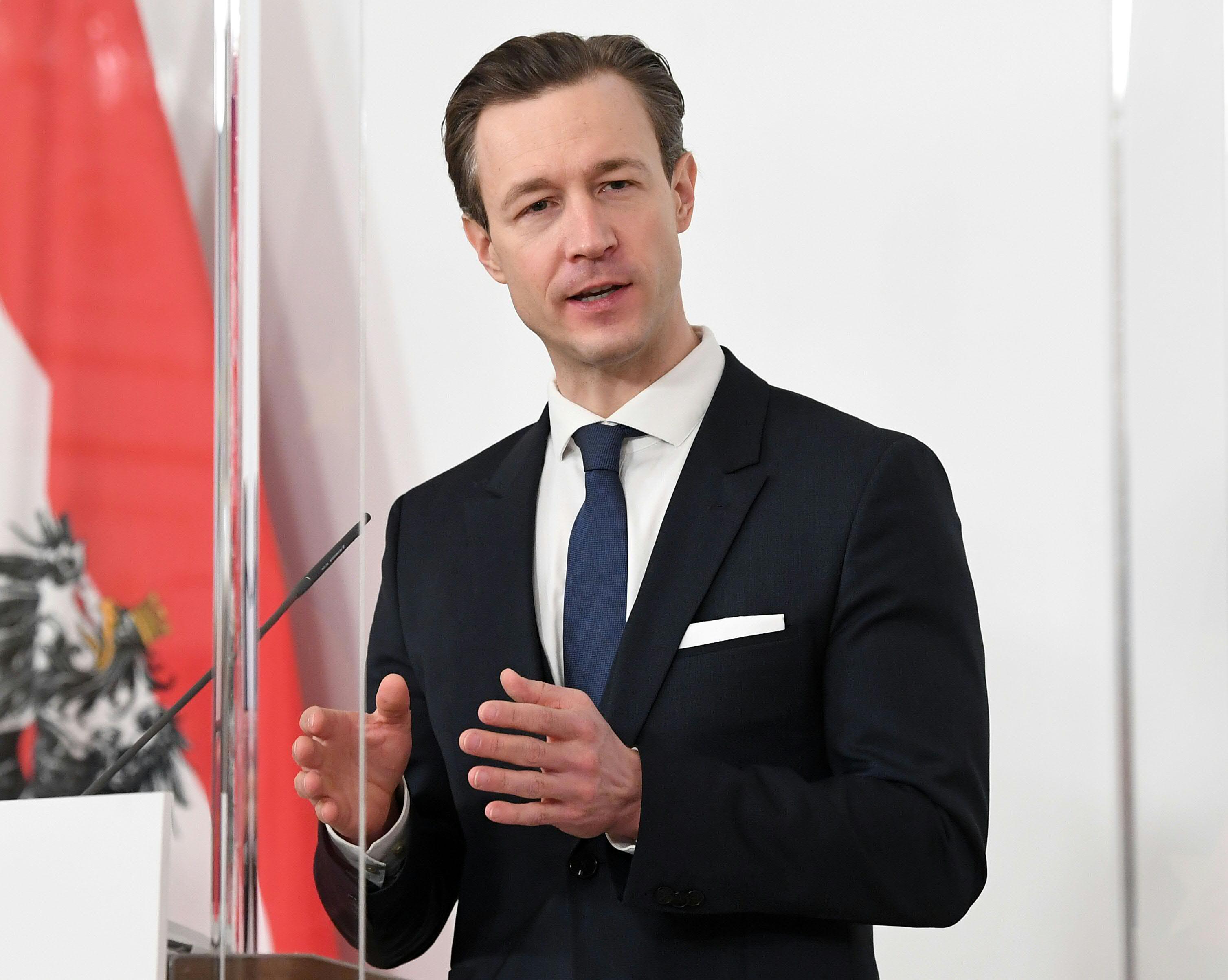 CORONA: PK "AKTUELLES ZU STANDORT UND BESCHÄFTIGUNG": BLÜMEL