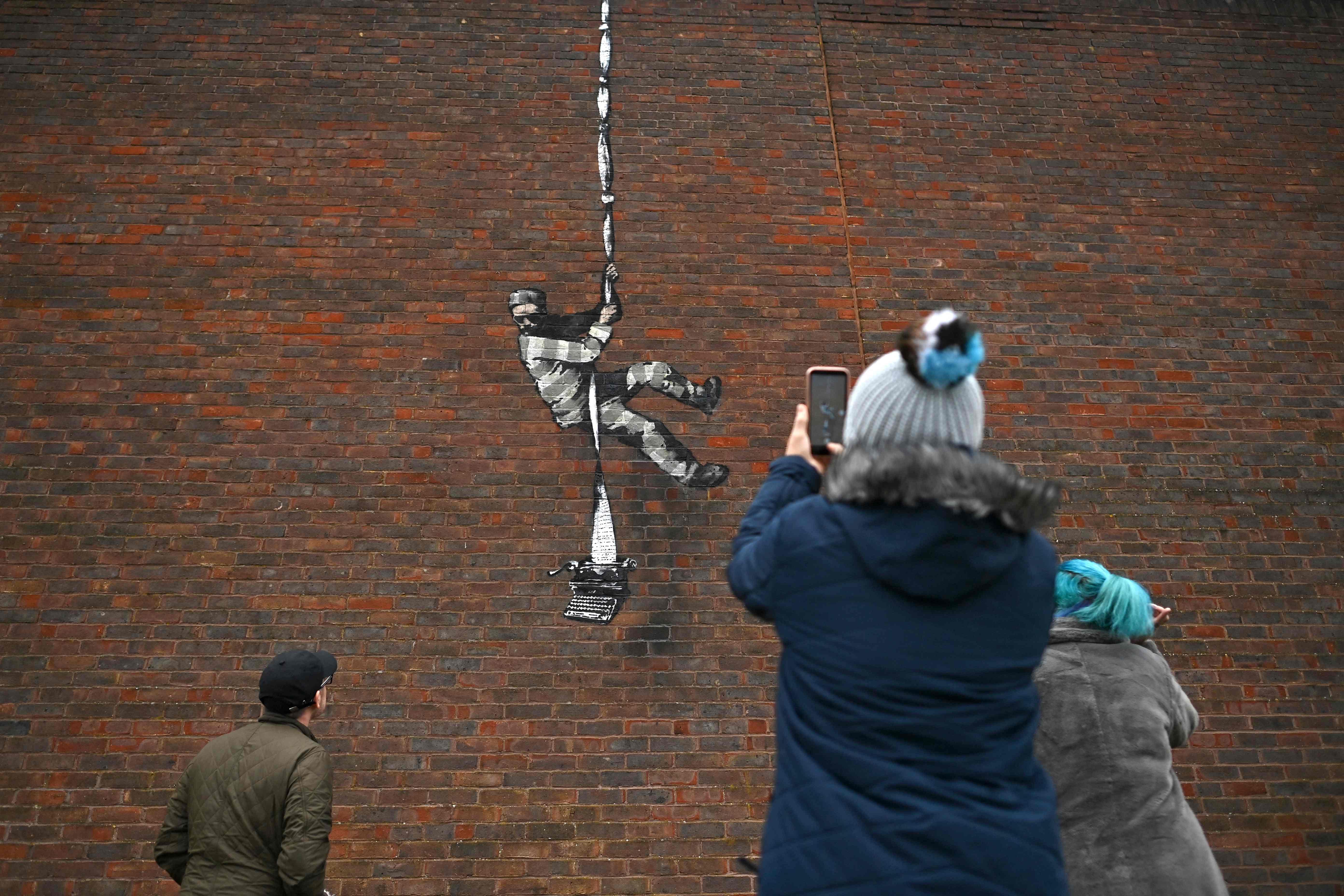 Banksy bekannte sich zu Graffito auf ehemaligem Gefängnis