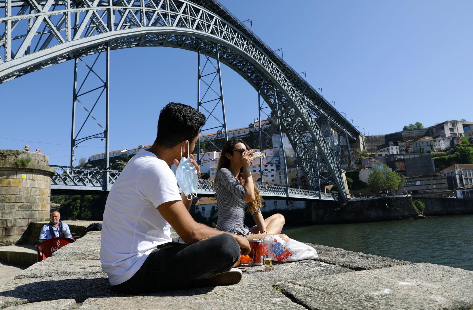 Outbreak of the coronavirus disease (COVID-19) in Porto