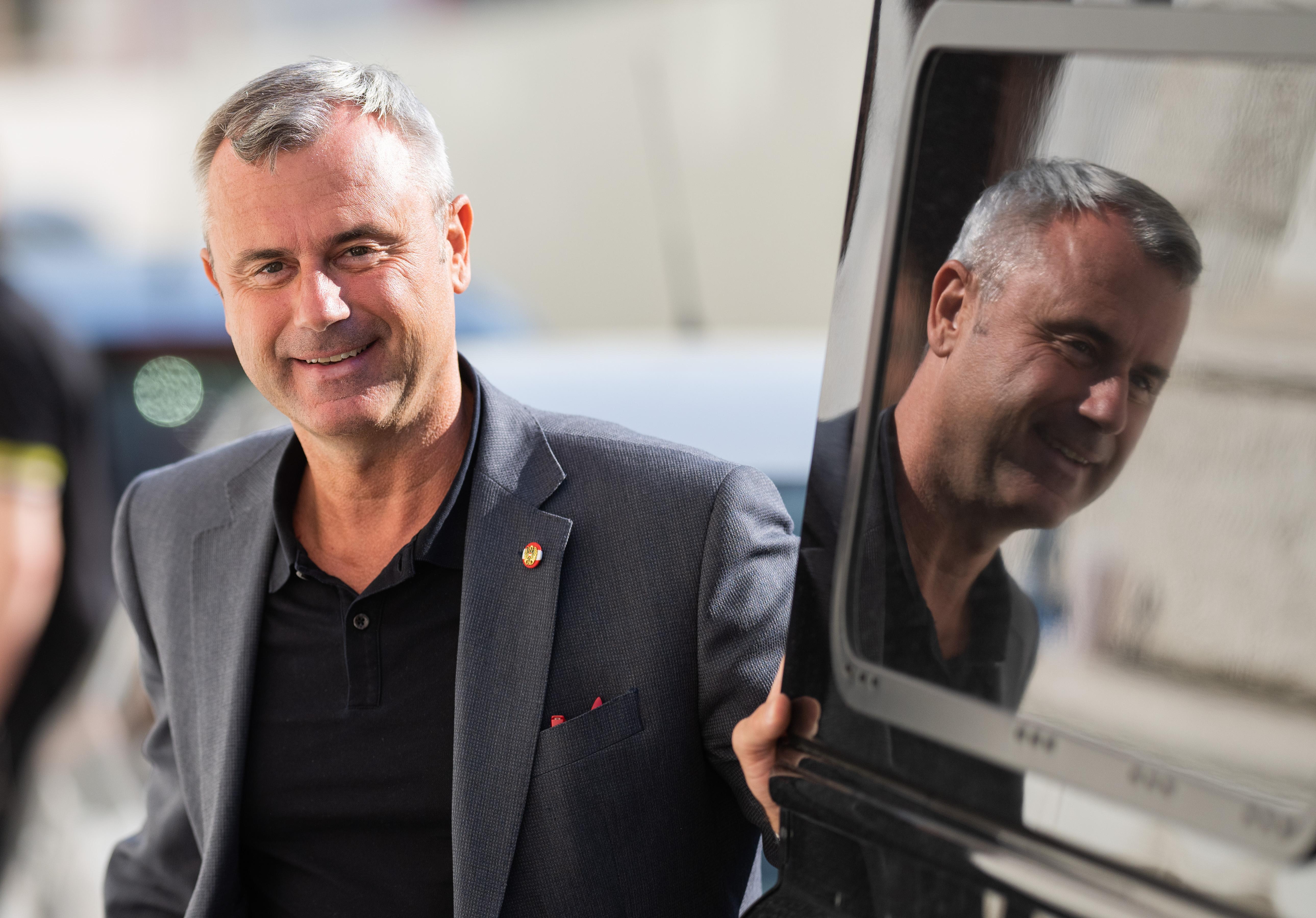 FPÖ-PRÄSIDIUM IN DER BUNDESGESCHÄFTSSTELLE: HOFER