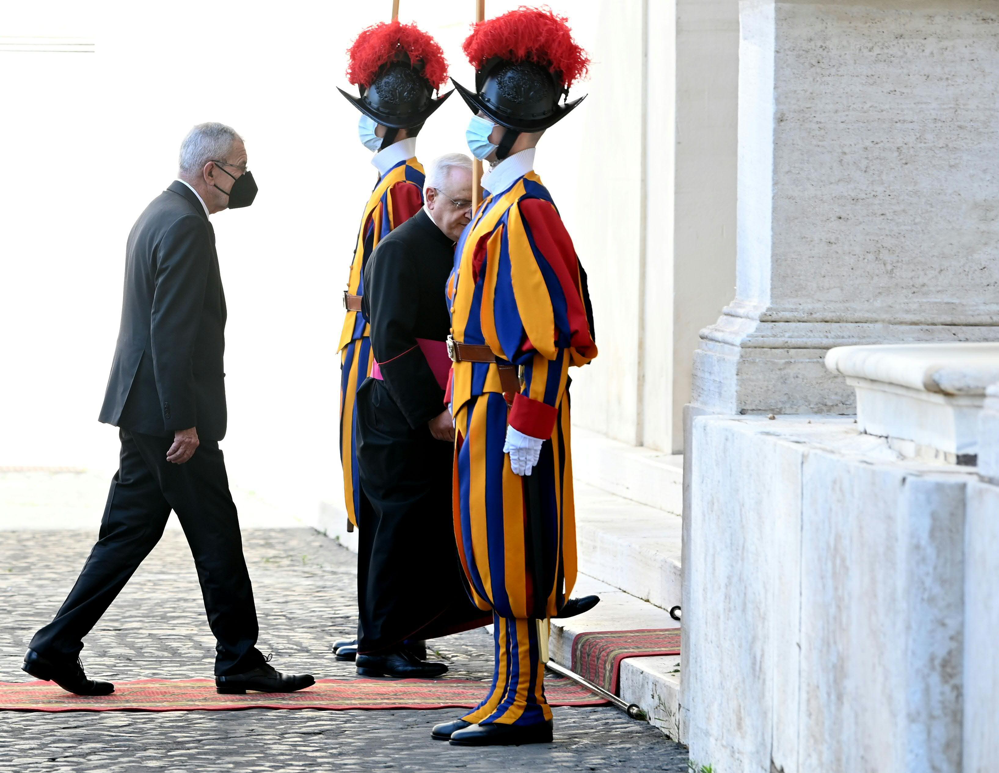 BUNDESPRÄSIDENT VAN DER BELLEN IM VATIKAN UND IN ITALIEN