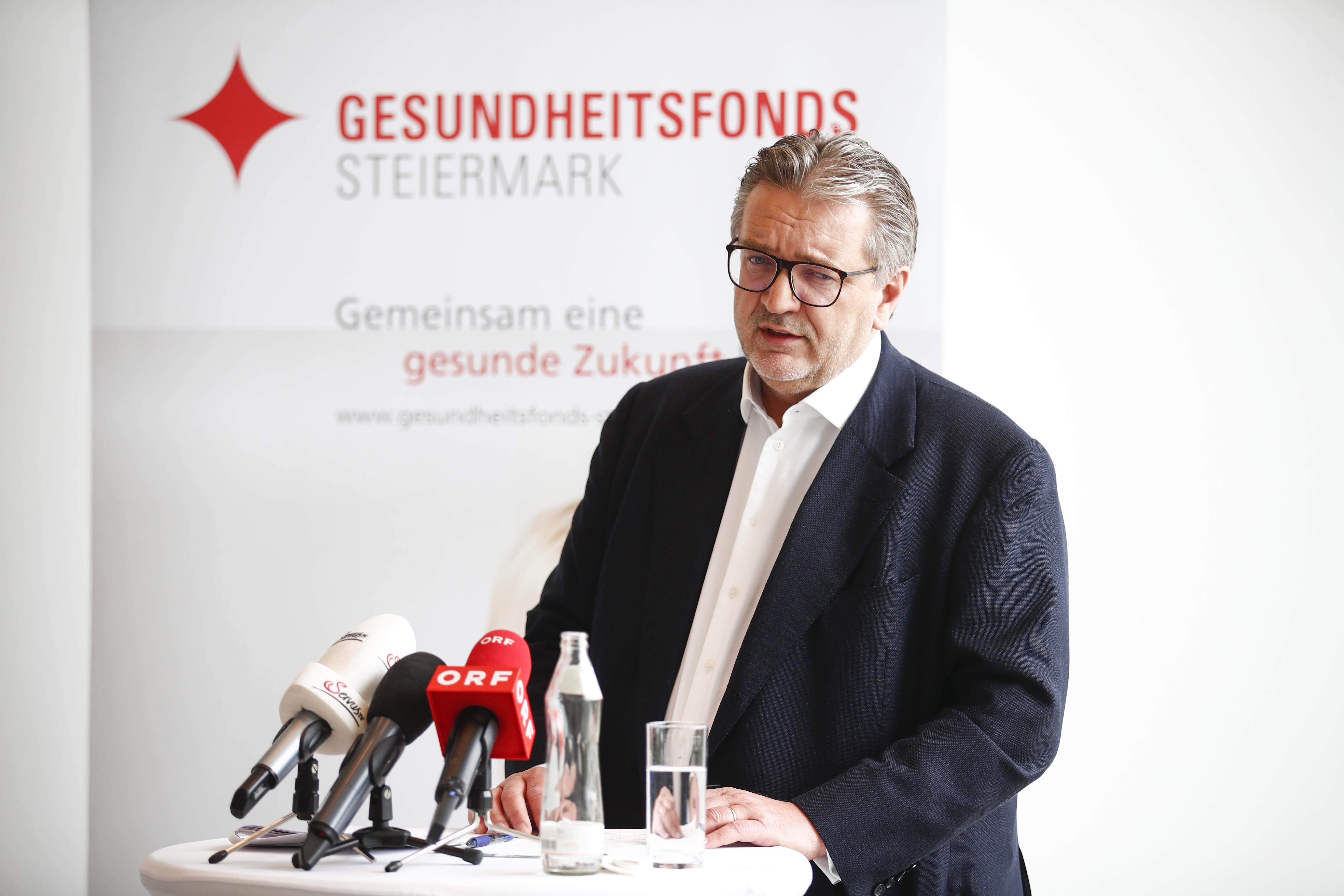 PK NACH LANDESGESUNDHEITSREFERENTEN-KONFERENZ: HACKER PK NACH LANDESGESUNDHEITSREFERENTEN-KONFERENZ: HACKER