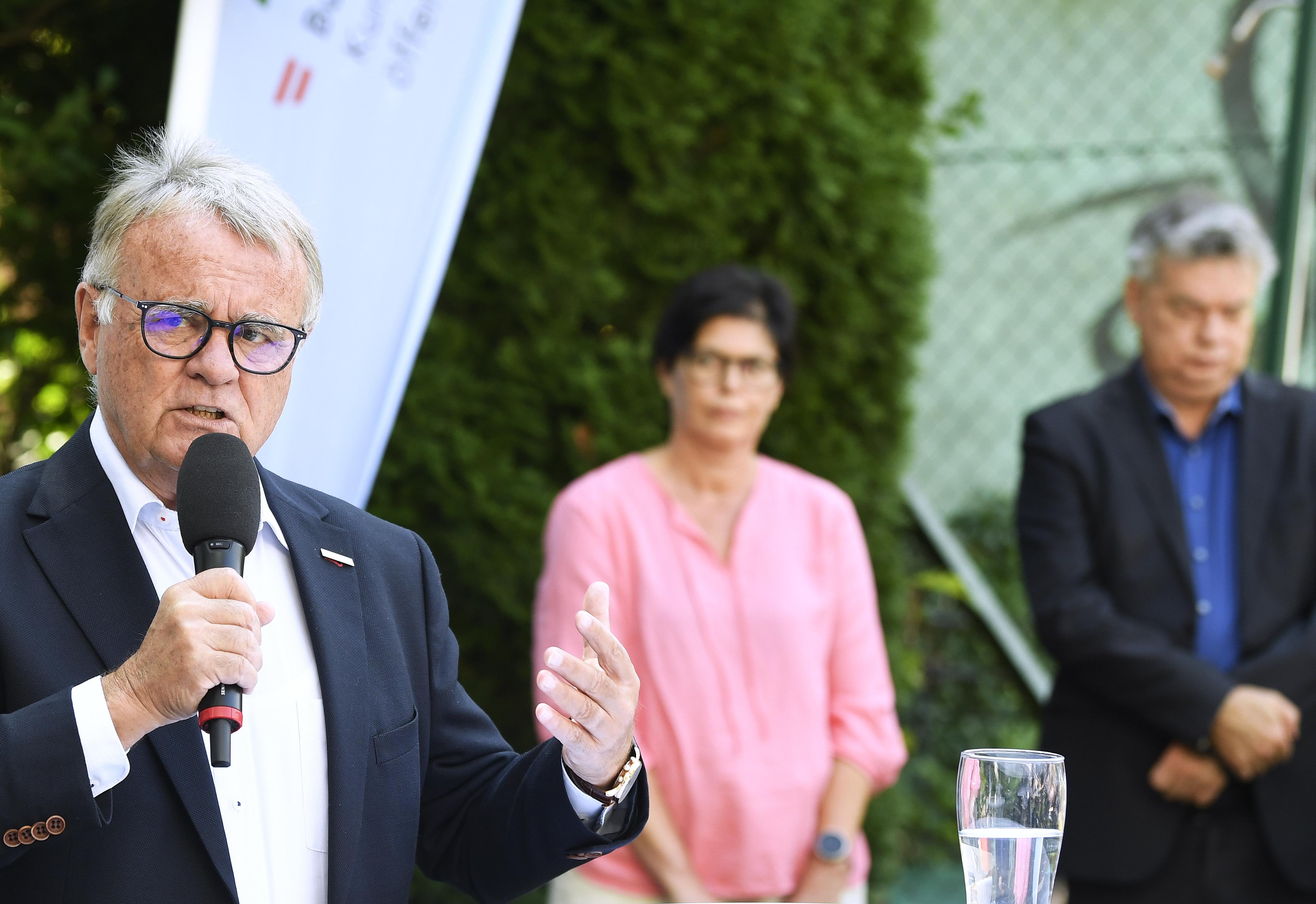 PK BSO "MASSNAHMEN ZUM COMEBACK DES VEREINSSPORTS ": NIESSL/KOGLER/KLIMONT PK BSO "MASSNAHMEN ZUM COMEBACK DES VEREINSSPORTS ": NIESSL/KOGLER/KLIMONT