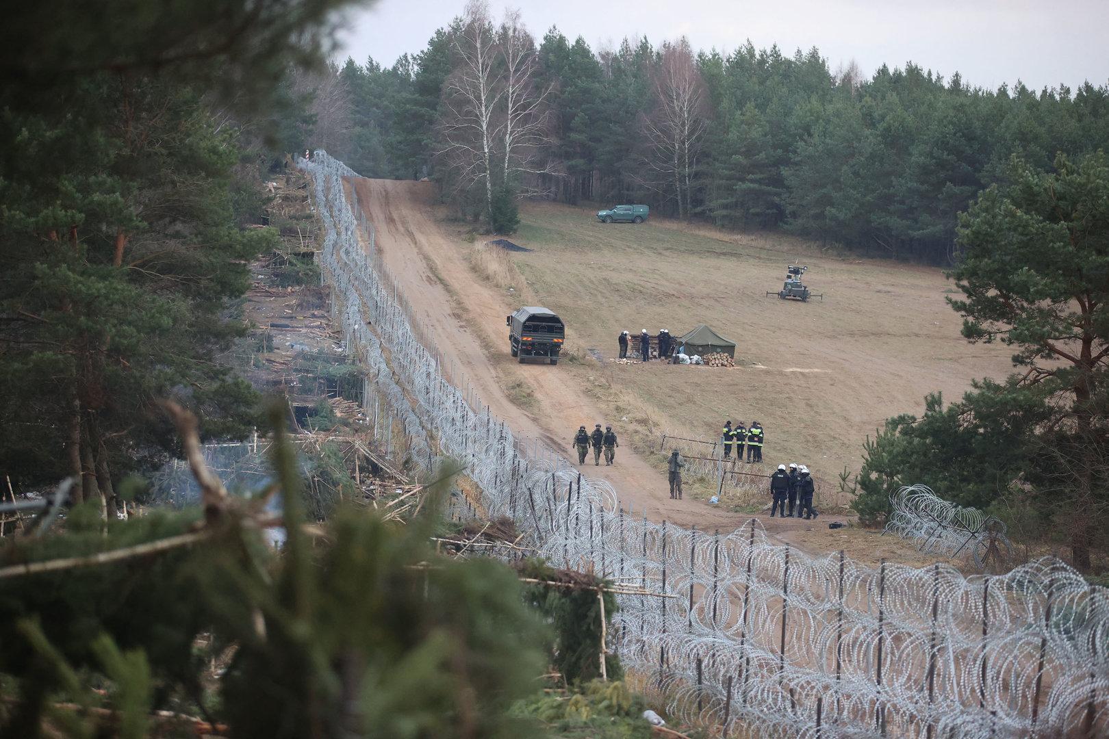 TOPSHOT-BELARUS-POLAND-EU-MIGRANTS
