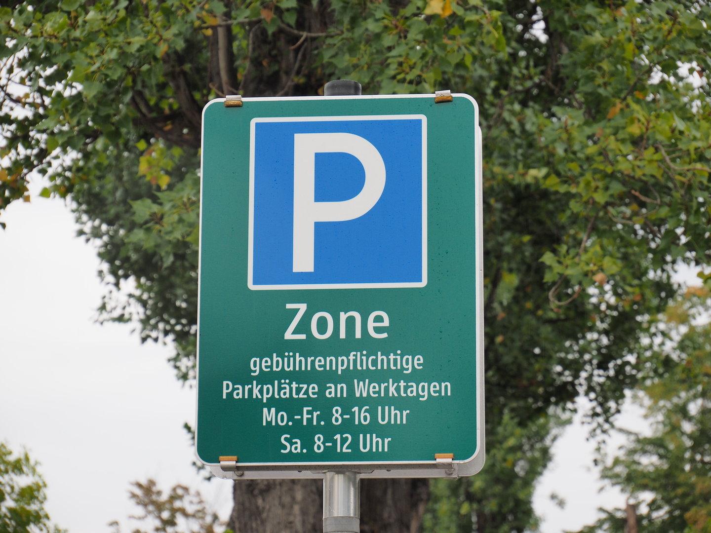 Parken in Schwechat: Gebührenpflicht wird auf gesamte Stadt ausgeweitet
