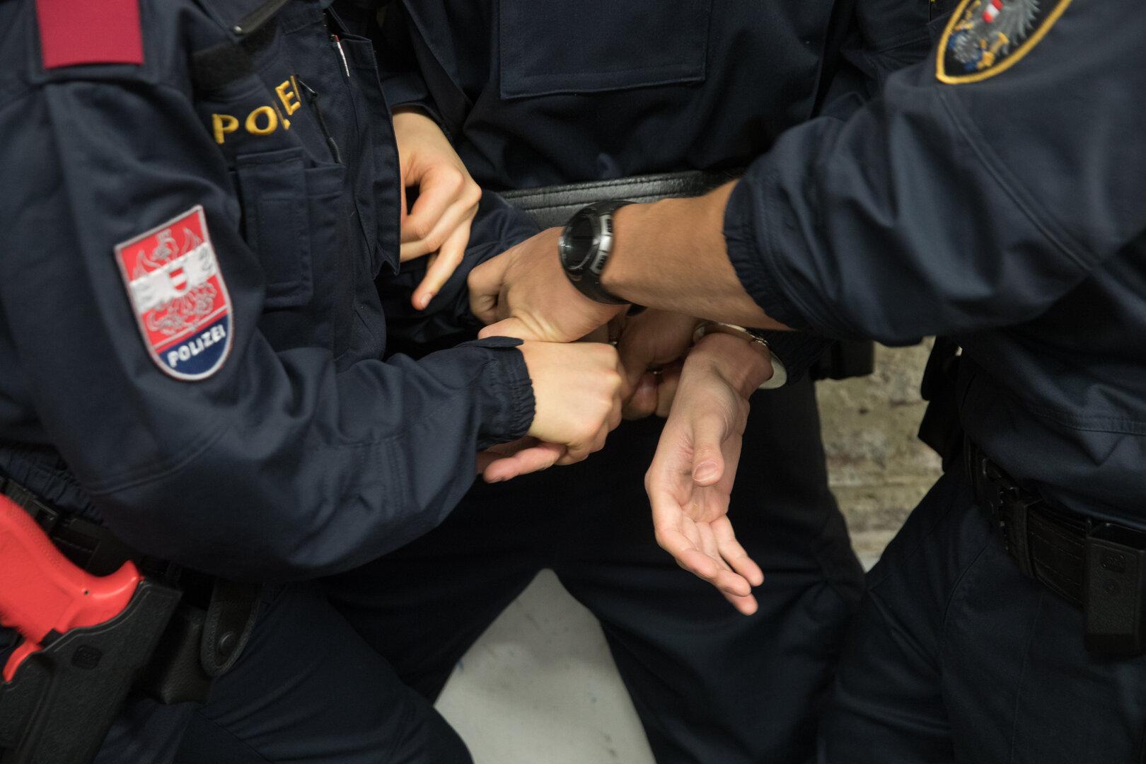 Bei Falschgeld-Kauf in Baden ausgeraubt: 17-Jähriger in Haft