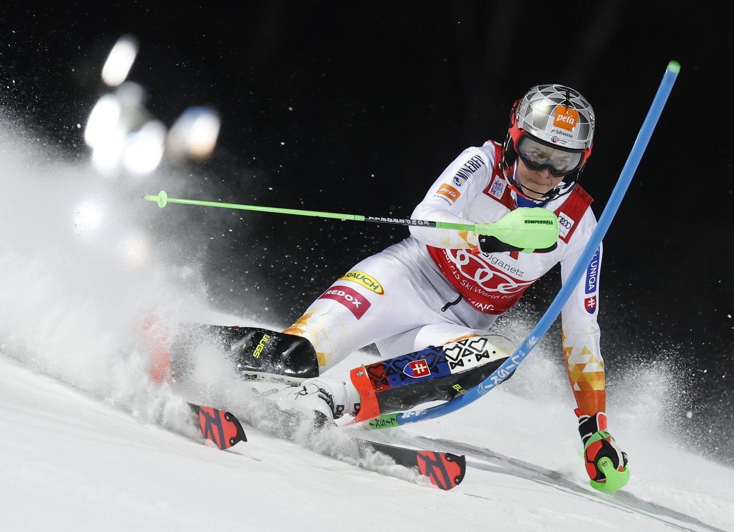 Night slalom in Schladming: Petra Vlhova leads at half time thumbnail