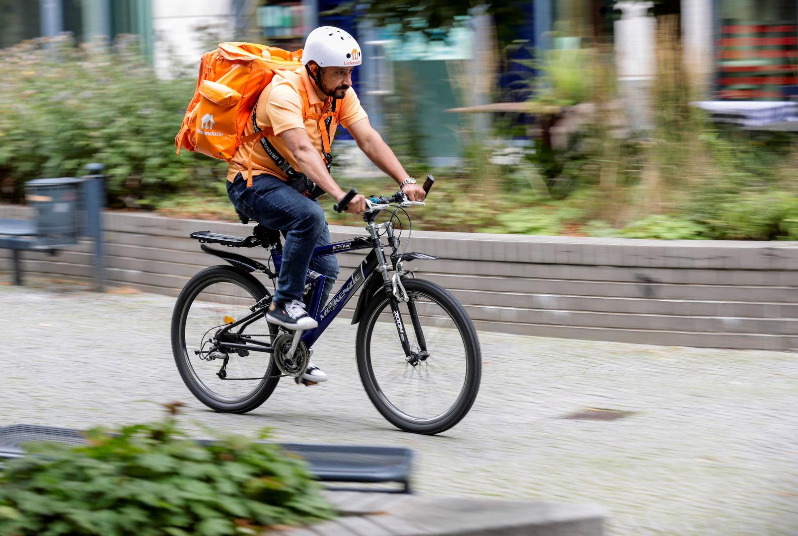 Fahrradboten demonstrieren erneut für bessere Arbeitsbedingungen