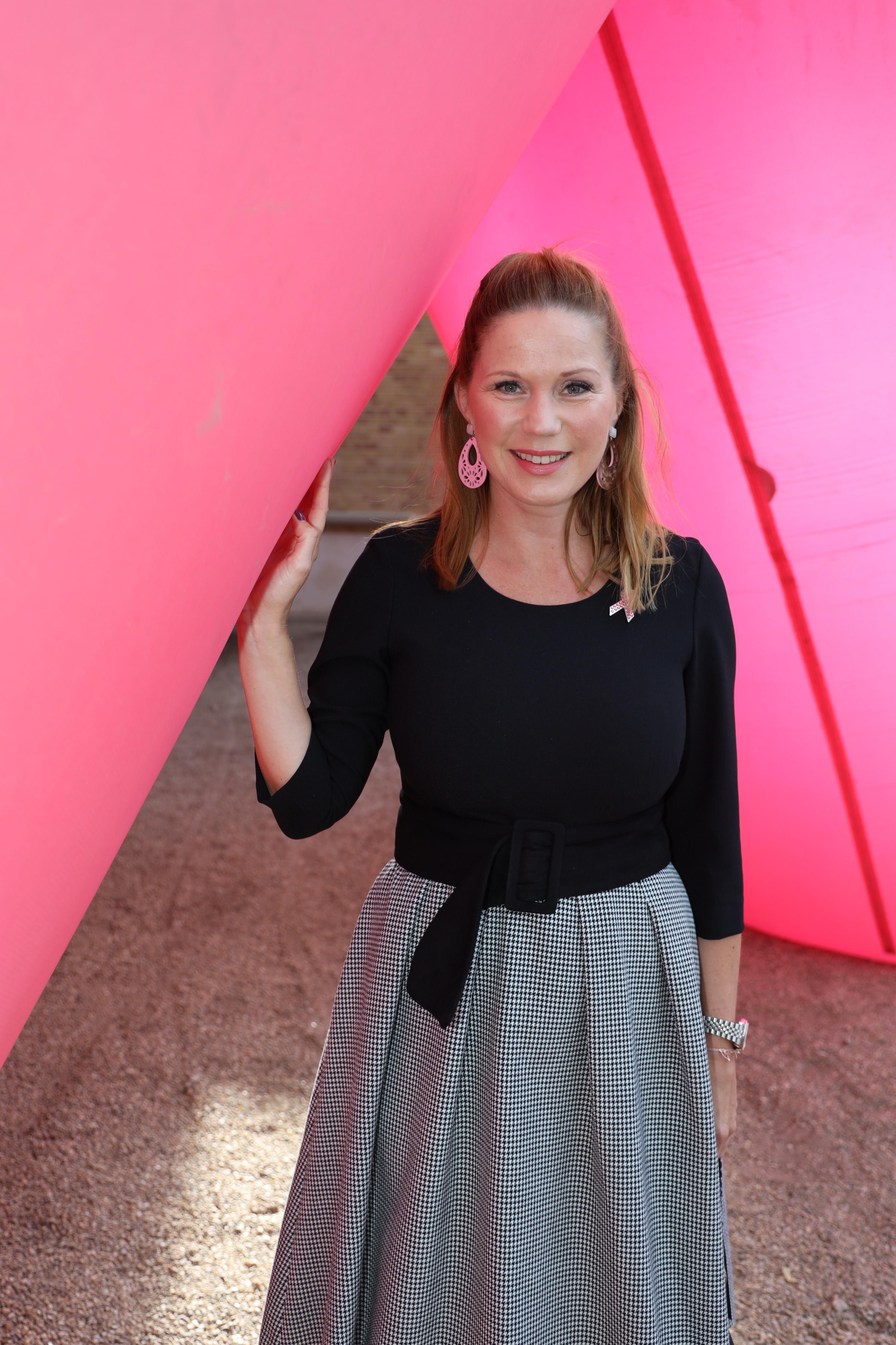 Znana avstrijska voditeljica Johanna Setzer zaradi suma vnetja slepiča pristala v bolnišnici