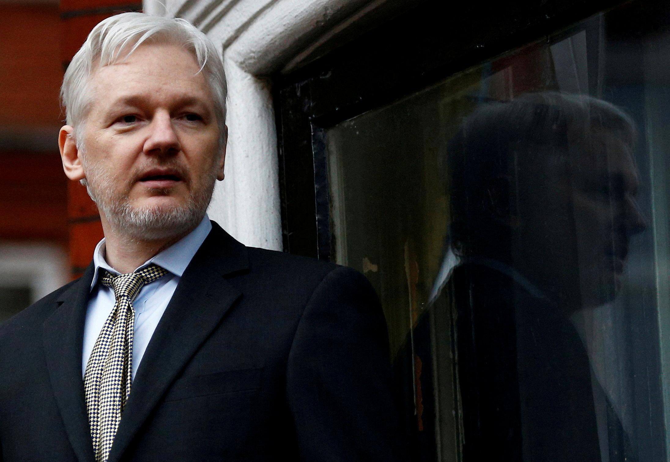Julian Assange kommt unter die Haube
