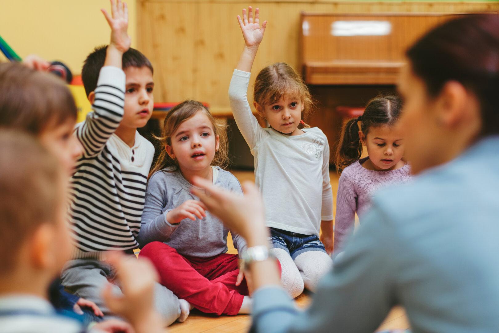 Fachkräftemangel: Start für berufsbegleitende Deutschkurse für Kindergartenkräfte