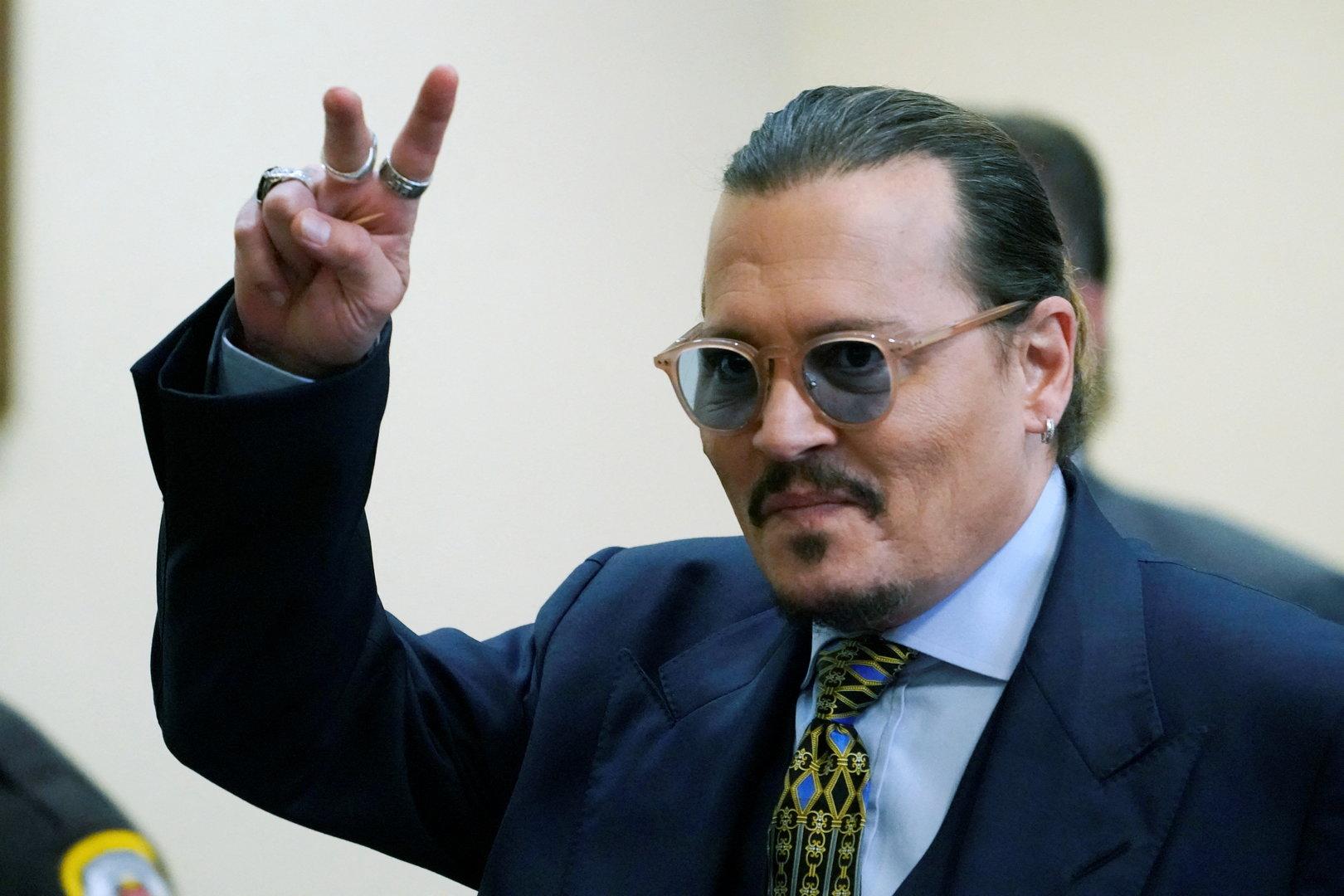 Johnny Depp lässt sich nach letztem Prozesstag feiern
