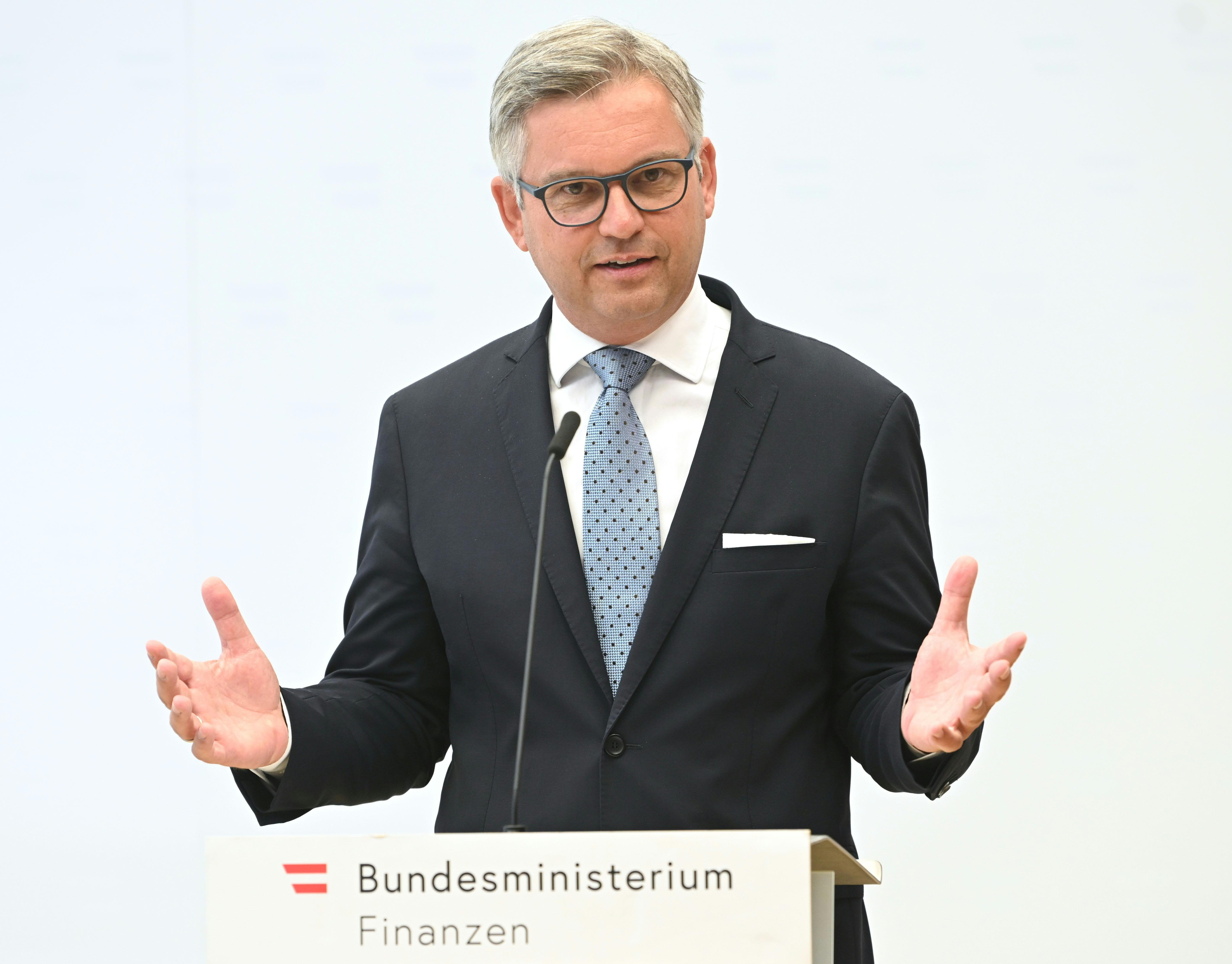Warum Österreichs Finanzminister die Steuern auf Sprit nicht senkt