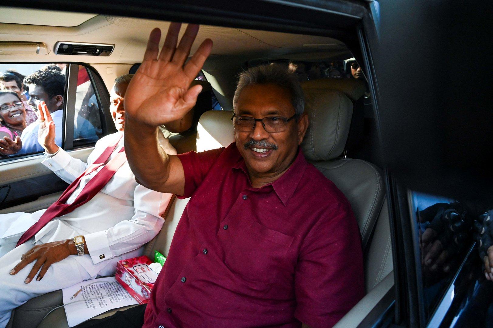 Sri Lankas Präsident Rajapaksa hat laut Behörden das Land verlassen