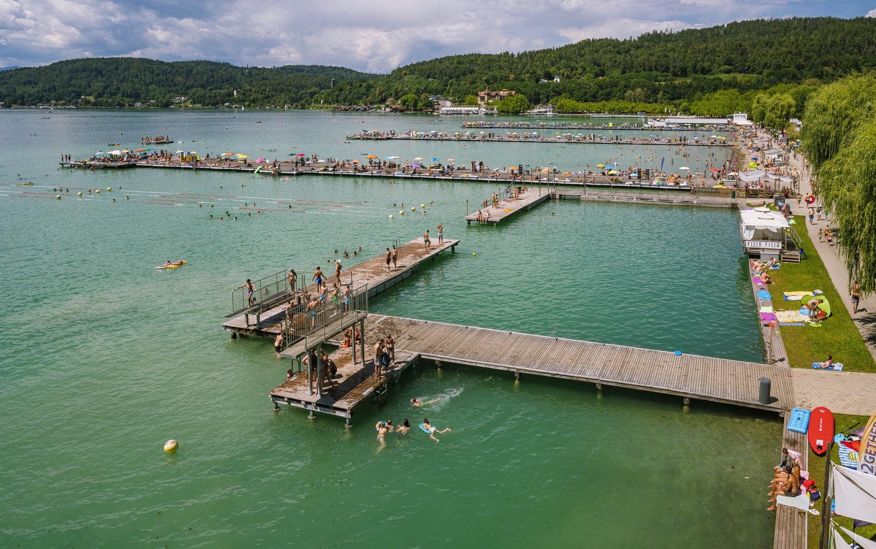 Tragödie am Wörthersee: 84-Jährige bei morgendlichem Schwimmen verstorben
