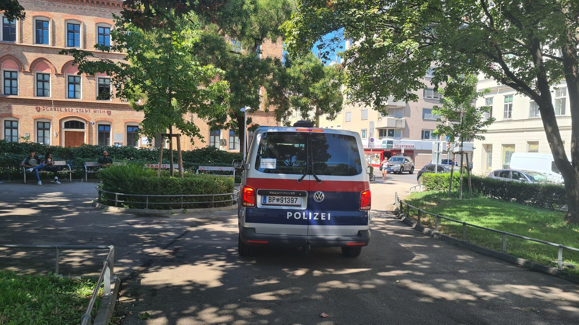 Schwerer Raub mit Holzsäge am Keplerplatz in Favoriten geklärt