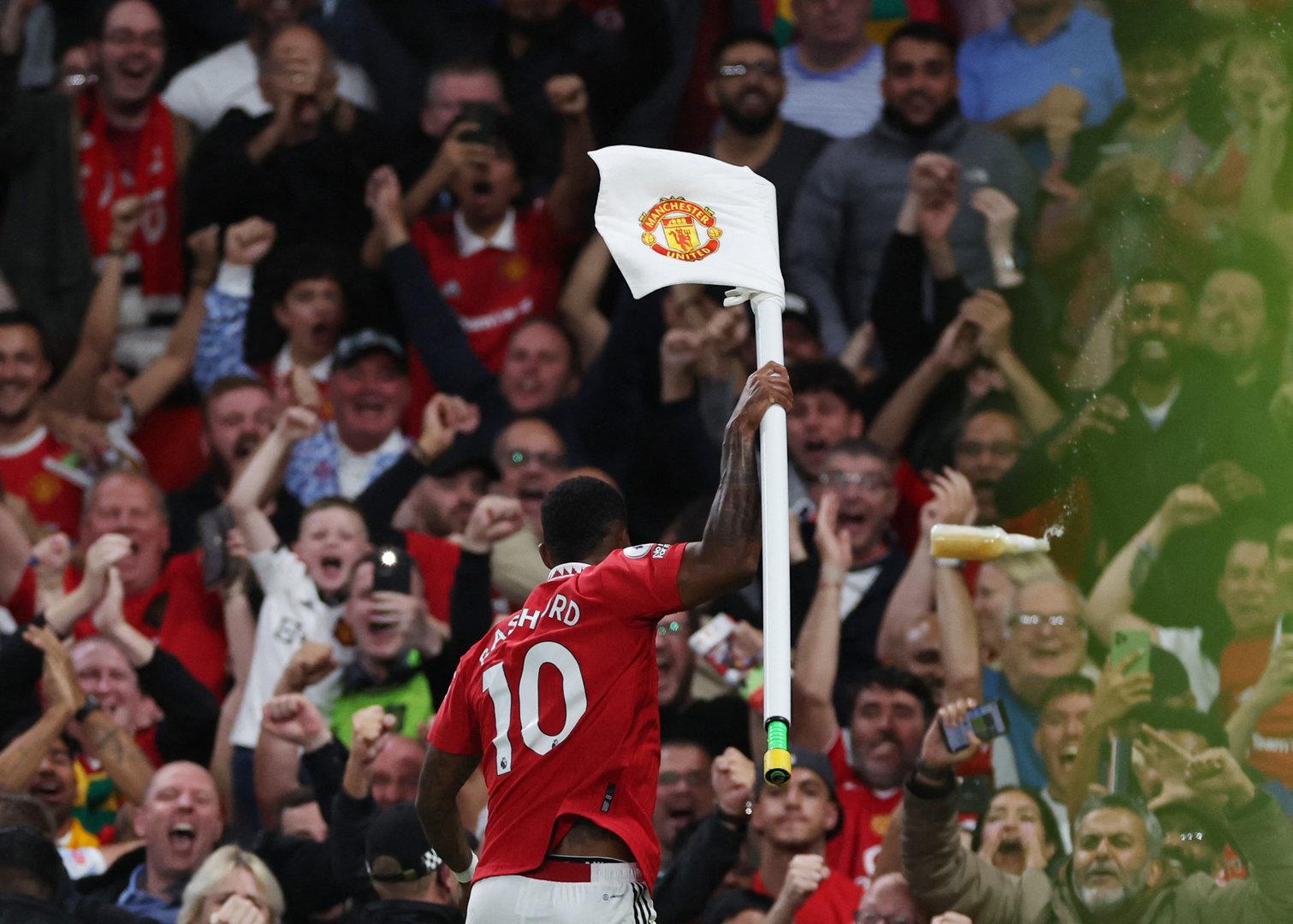 Aus Protest wurde eine Party: Manchester United schlägt Liverpool