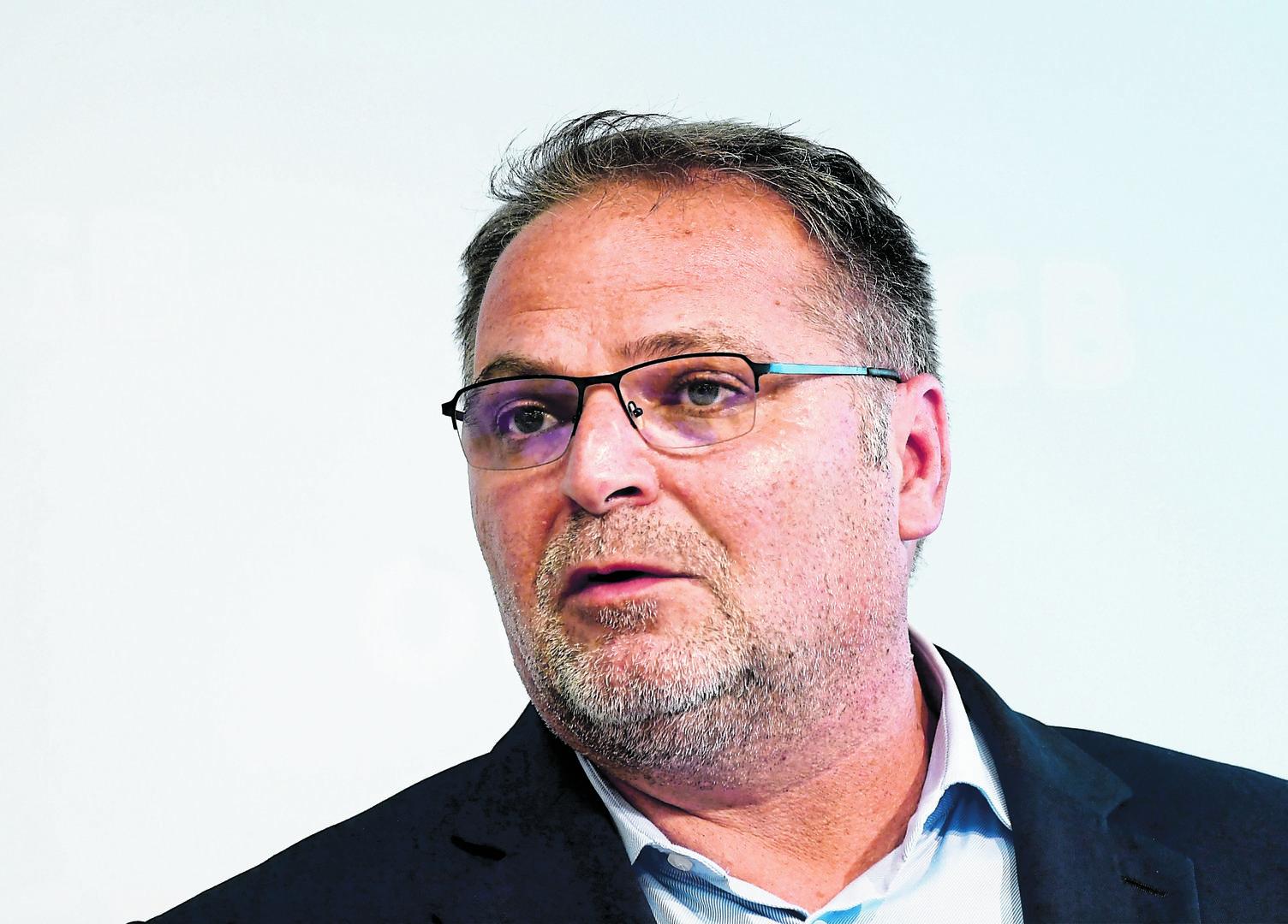 12 Nachrichten So Denkt Ein Mann