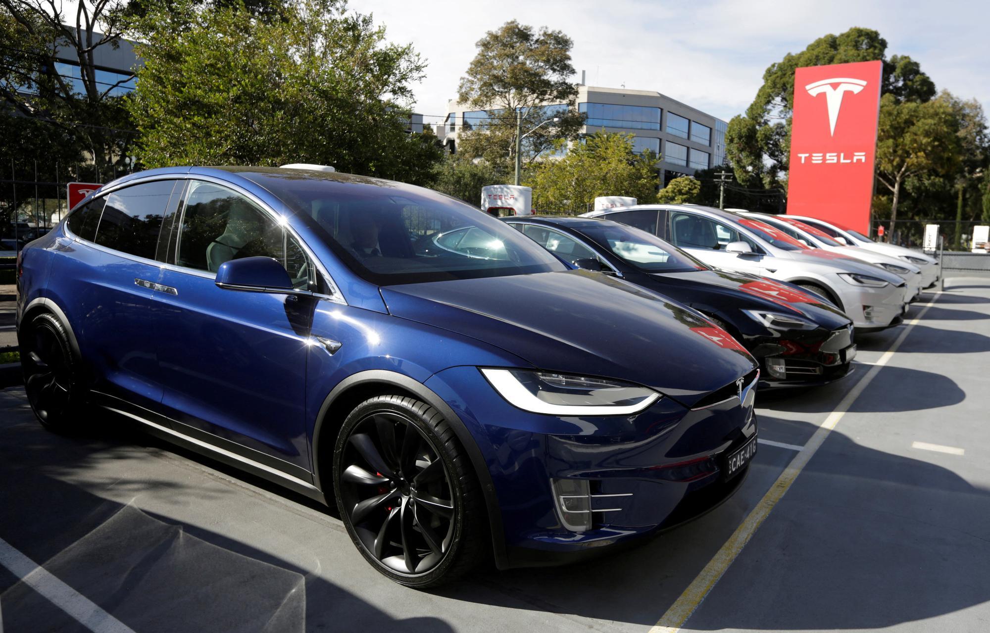 Motorhauben-Probleme: Tesla ruft 1,8 Mio. Autos zurück