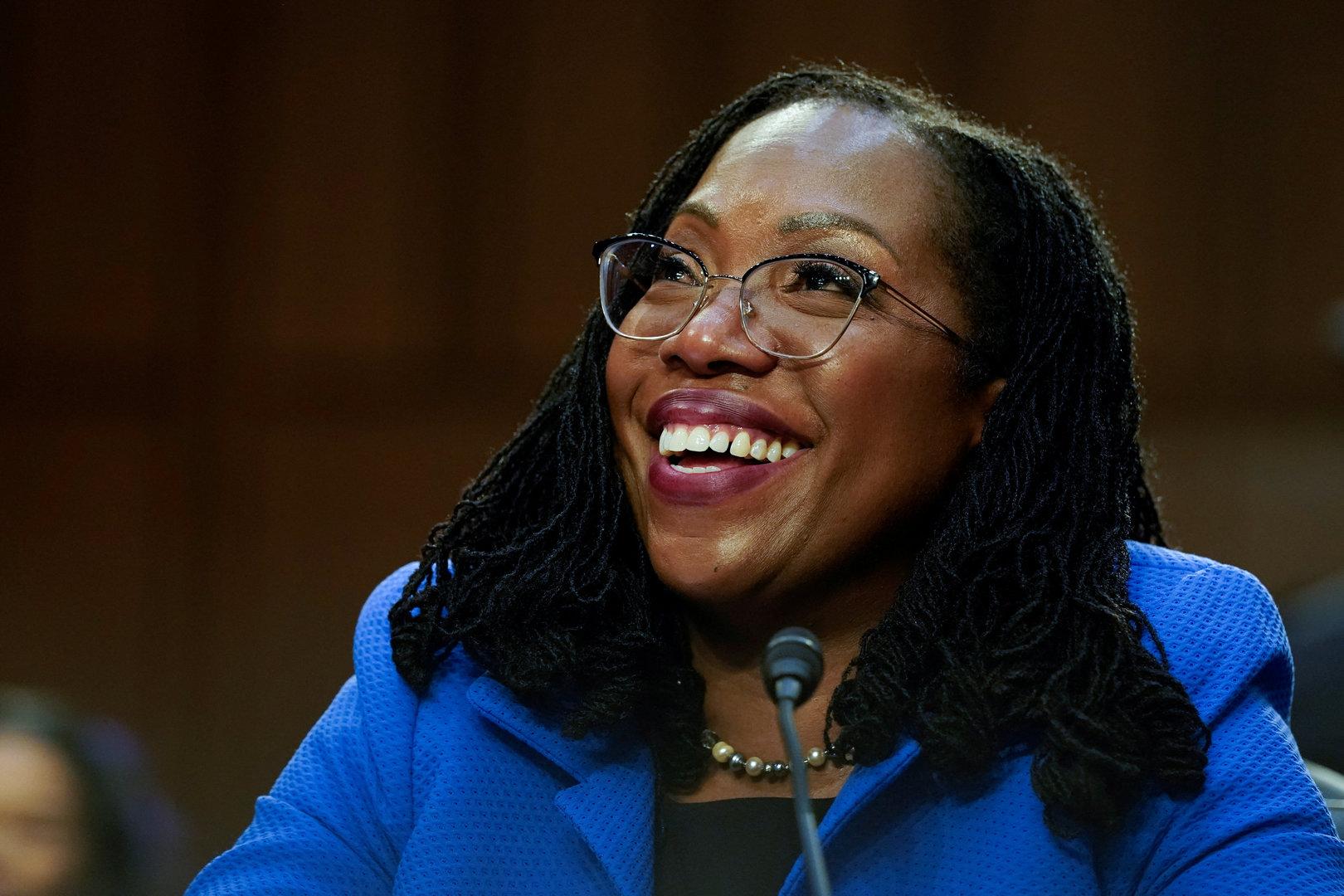 USA: Erste schwarze Frau als Höchstrichterin ins Amt eingeführt