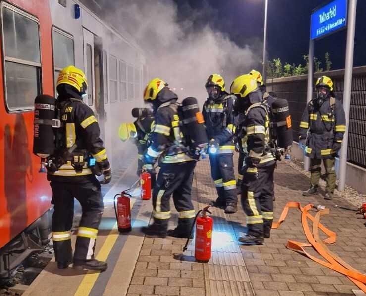 Zug in Niederösterreich brannte: ÖBB evakuierten Bahnsteig