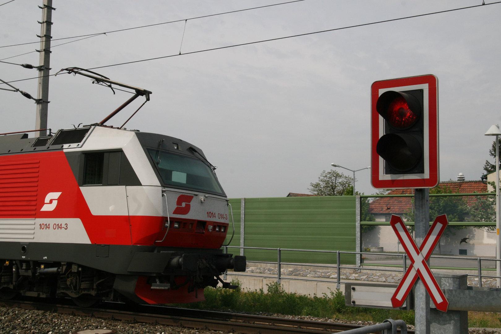 E-Biker in Oberösterreich von Zug erfasst und getötet