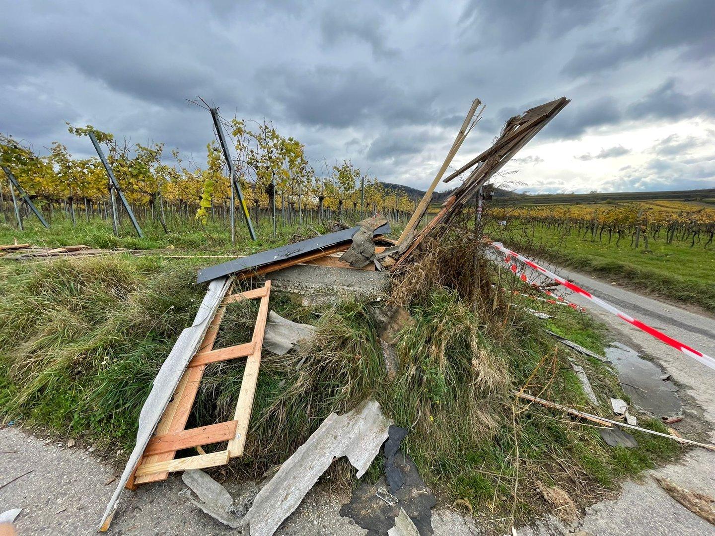 Unbekannte sprengten Holzhütte im Bezirk Krems