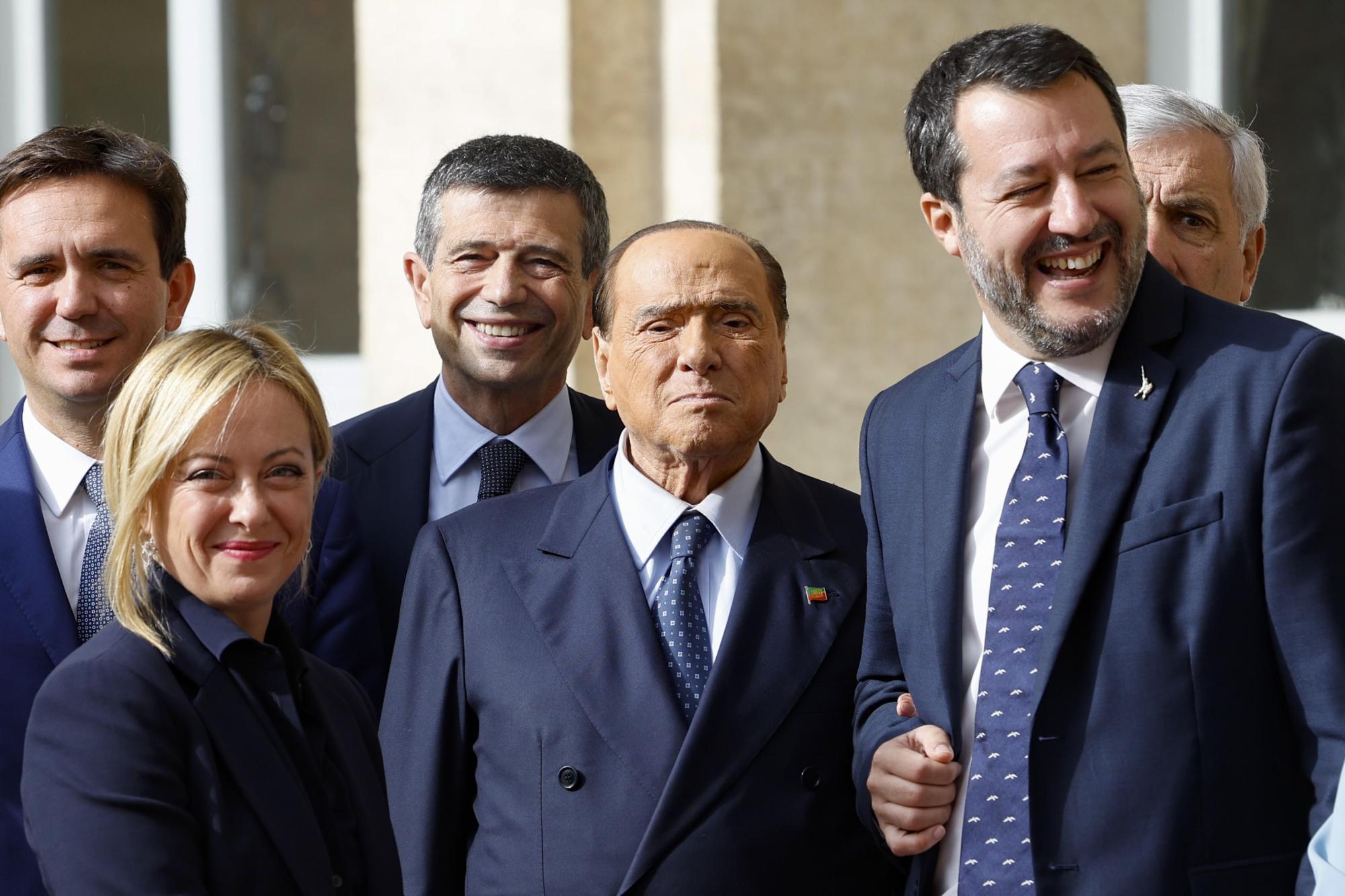 Italy holds political consultations to form new government