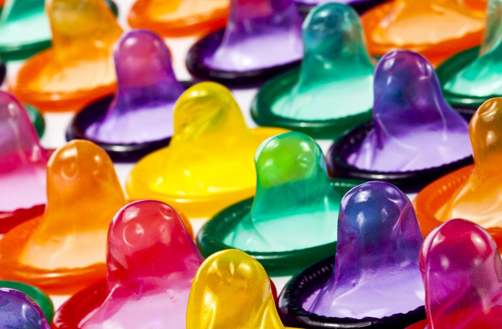 Sex am Strand: Was man über Kondome, Meer und Sand wissen sollte