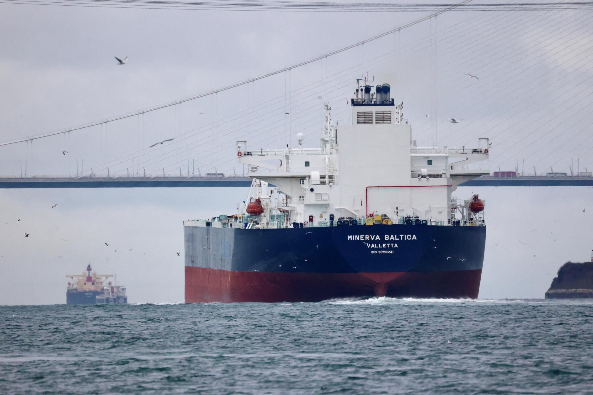 Stau von russischen Öltankern am Bosporus