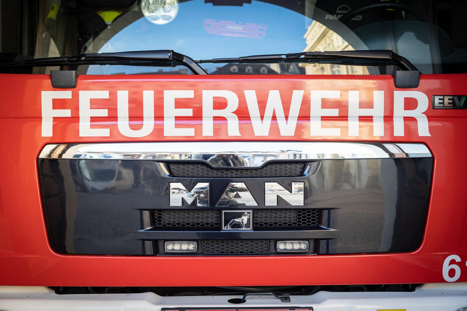 Nach Unfall zwischen Zug und Pkw ist die Erlauftalbahn blockiert