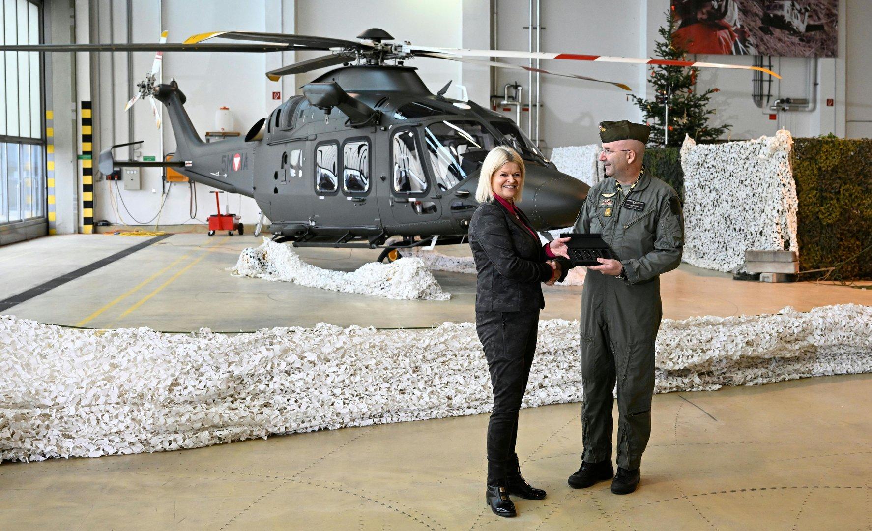 Freude über den ersten von 36 neuen Heeres-Helikoptern