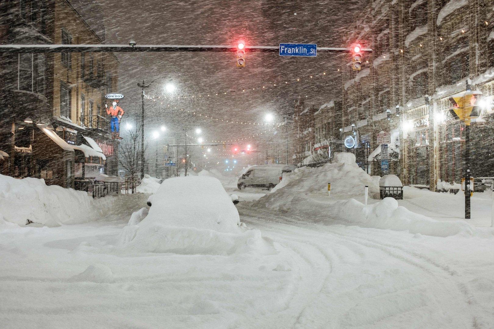 Winter-Wahnsinn in den USA: Dutzende Opfer, Millionen ohne Strom