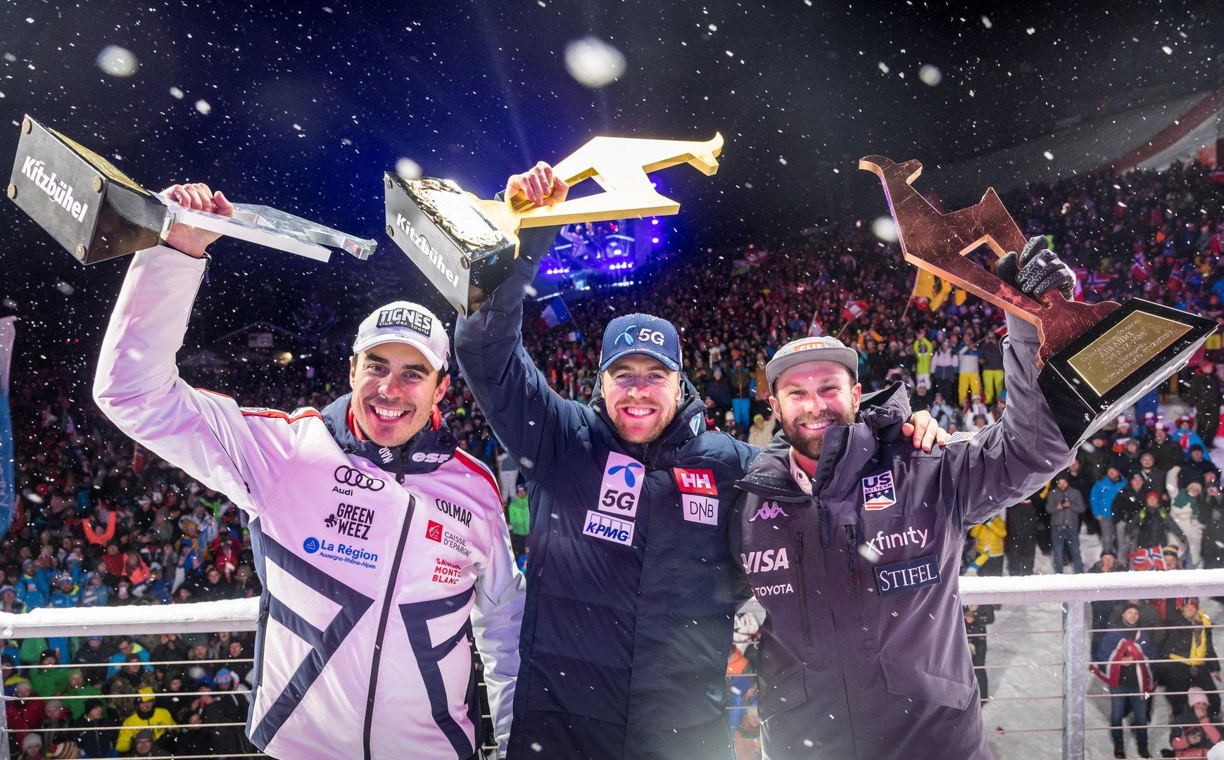 SKI ALPIN: WELTCUP IN KITZBÜHEL- ABFAHRT DER MÄNNER / SIEGEREHRUNG: CLAREY (FRA)/KILDE (NOR)/GANONG (USA)