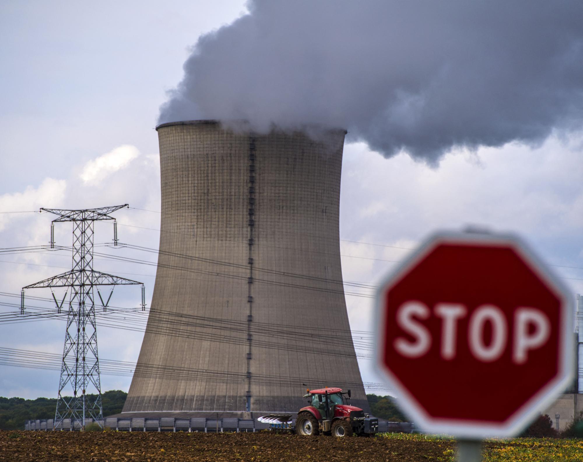 Frankreich prüft Bau von mehr als 14 neuen Atomkraftwerken