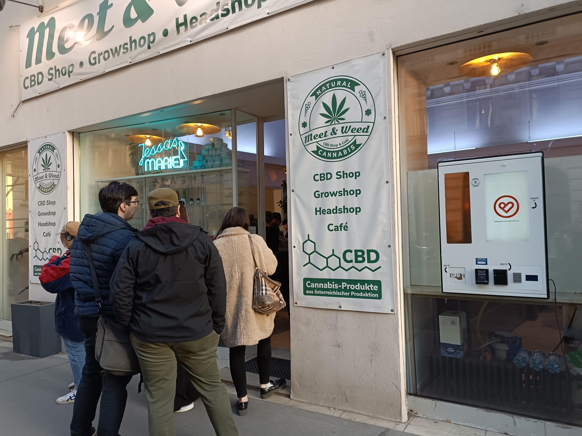Letzter Ansturm auf Hanf-Shops nach Verbot von HHC-Cannabis Letzter Ansturm auf Hanf-Shops nach Verbot von HHC-Cannabis