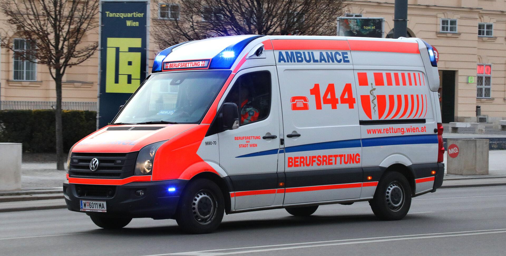 Verkehrsunfall am Gürtel: 25-Jährige in kritischem Zustand