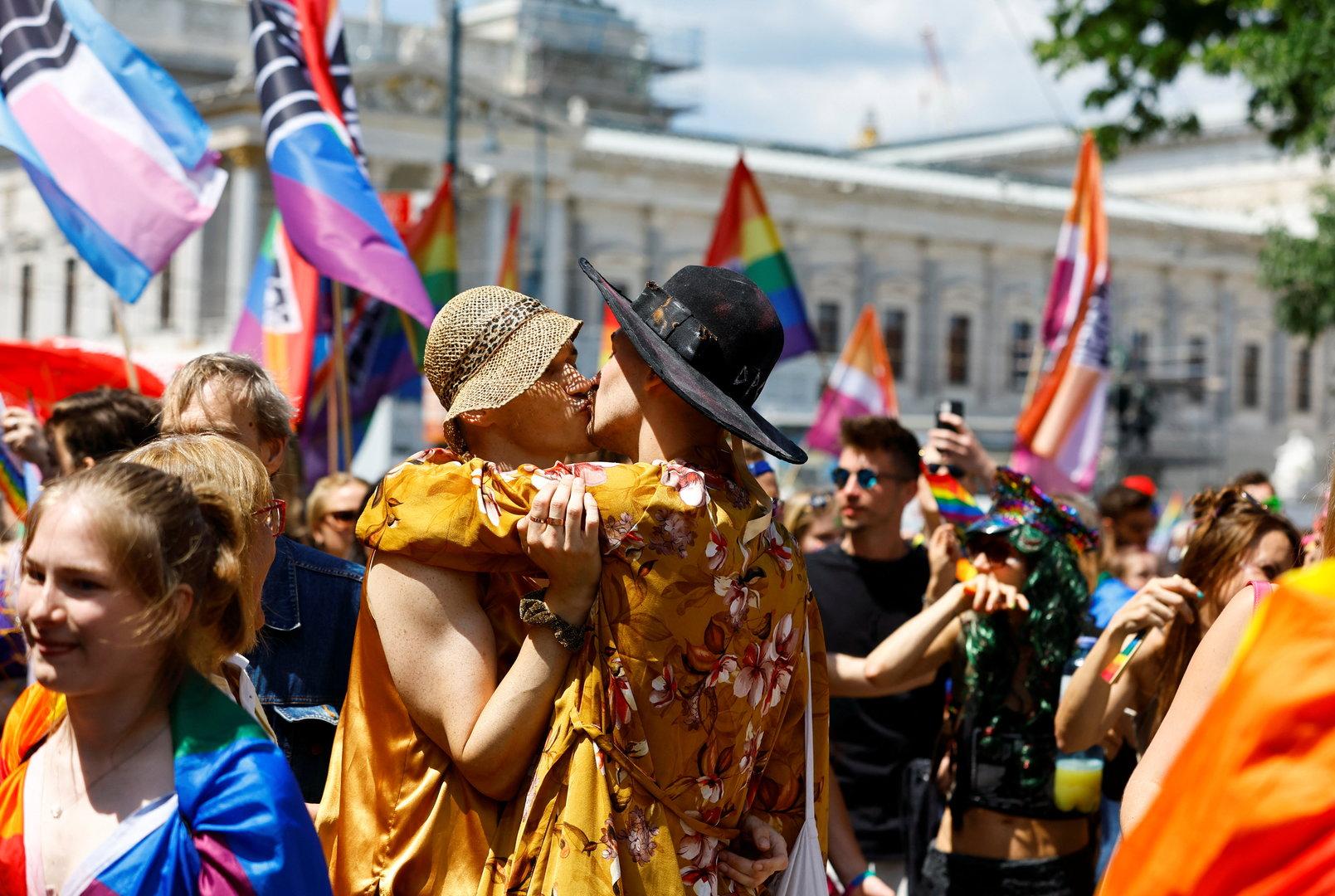 LGBTQ+ in Österreich: Als Hetero im Job erfolgreicher