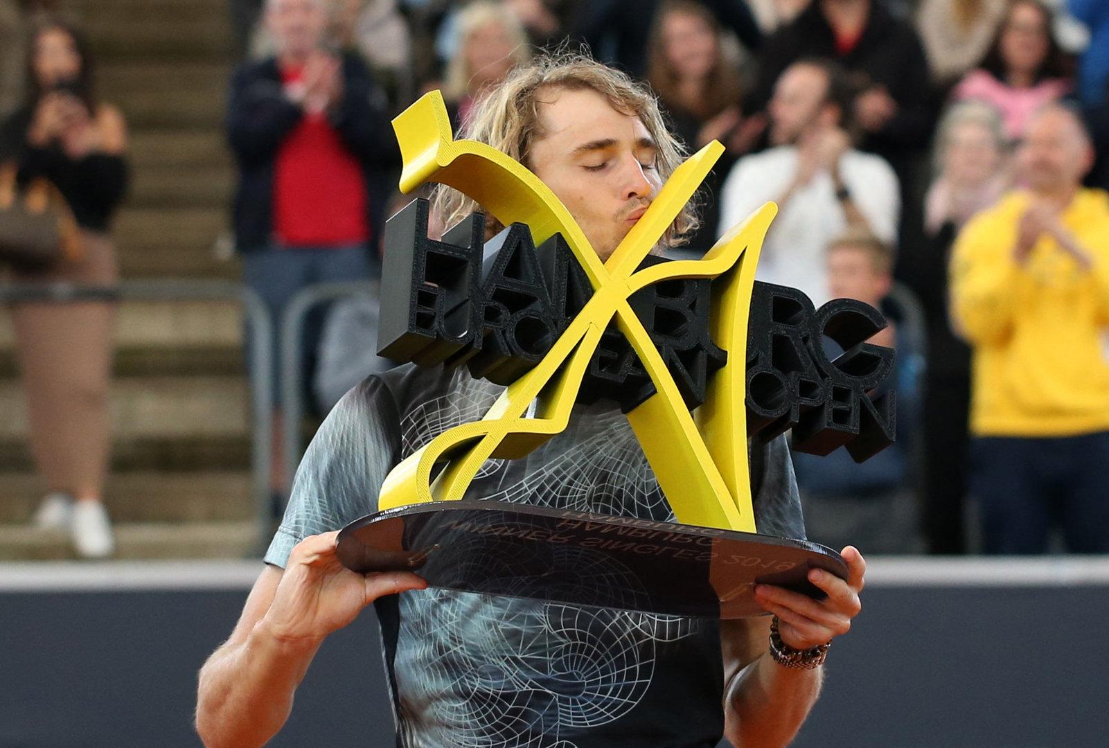 Tennis-Star Zverev: Emotionaler Sieg und Liebeserklärung an Welserin