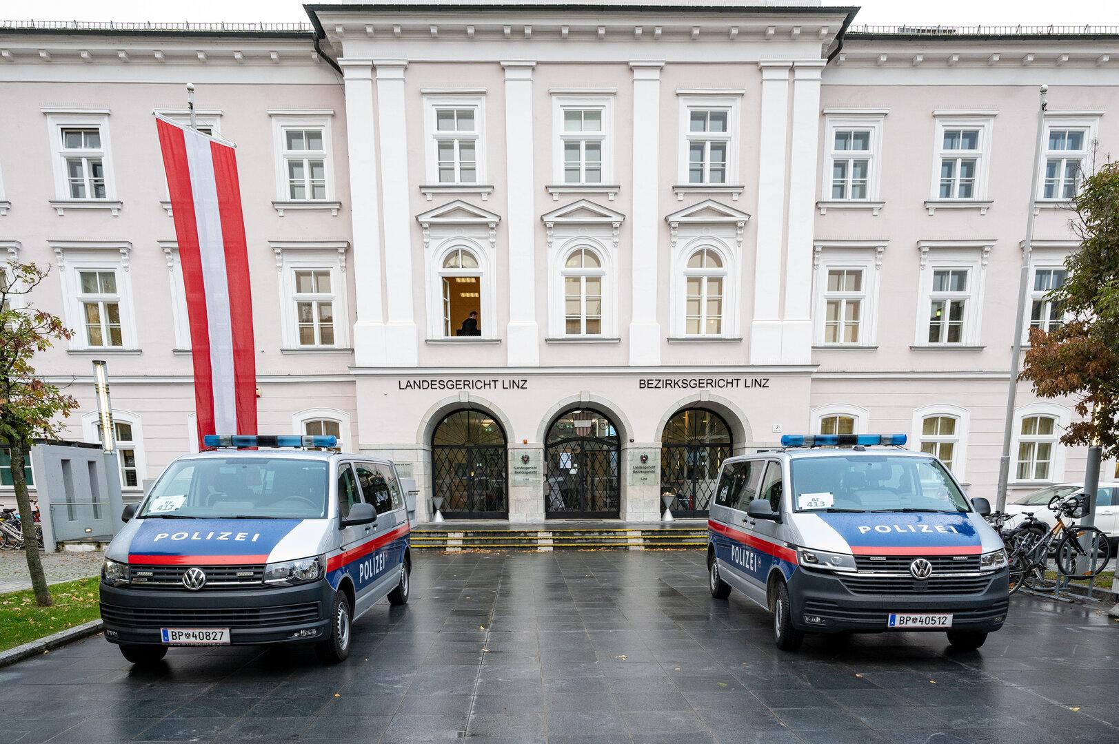 Streit um 100 Euro: 15-Jährige wegen Mordversuchs vor Gericht