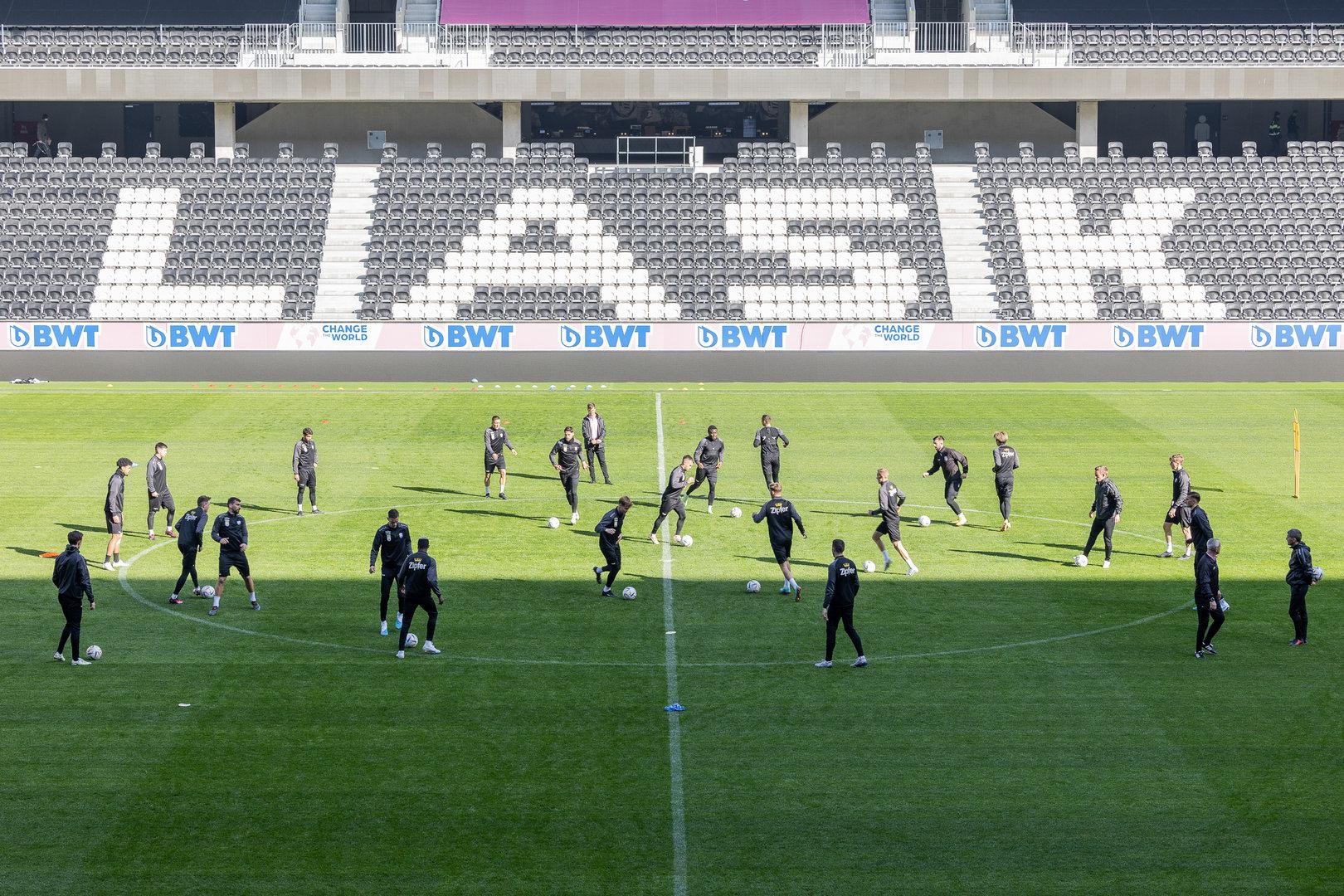 ++ THEMENBILD ++ FUSSBALL/BUNDESLIGA/ADMIRAL BUNDESLIGA: MEDIENTERMIN ANL. ERÖFFNUNG RAIFFEISEN ARENA/KÜHBAUER