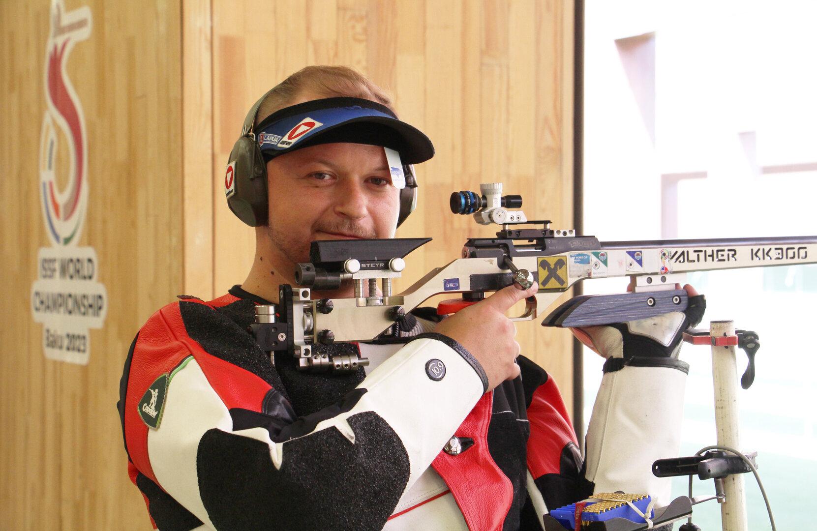 Alexander Schmirl osvojil zlato na svetovnem prvenstvu v Kairu v malokalibrskem streljanju